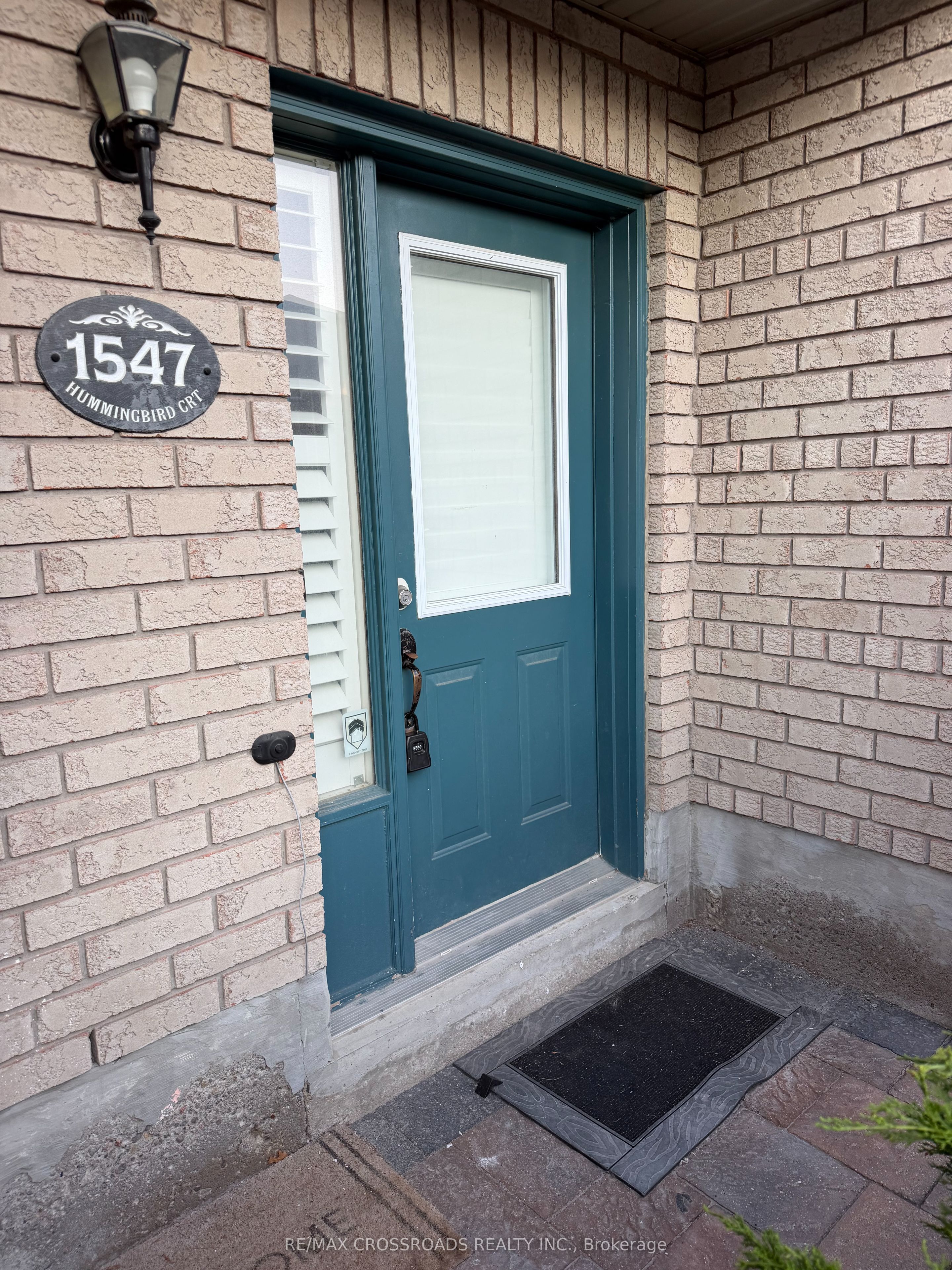 1547 Hummingbird Court, Pickering, ON L1V 7H8 photo 2