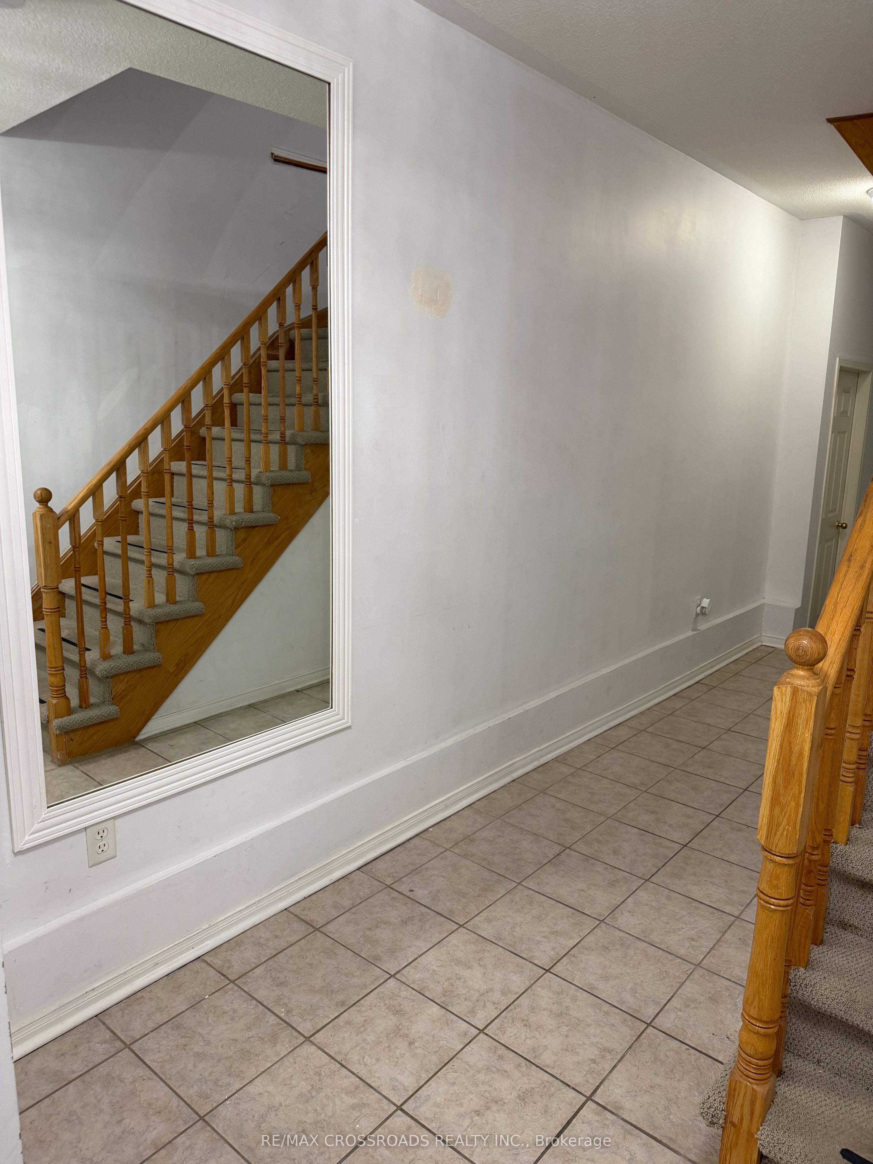 1547 Hummingbird Court, Pickering, ON L1V 7H8 photo 4