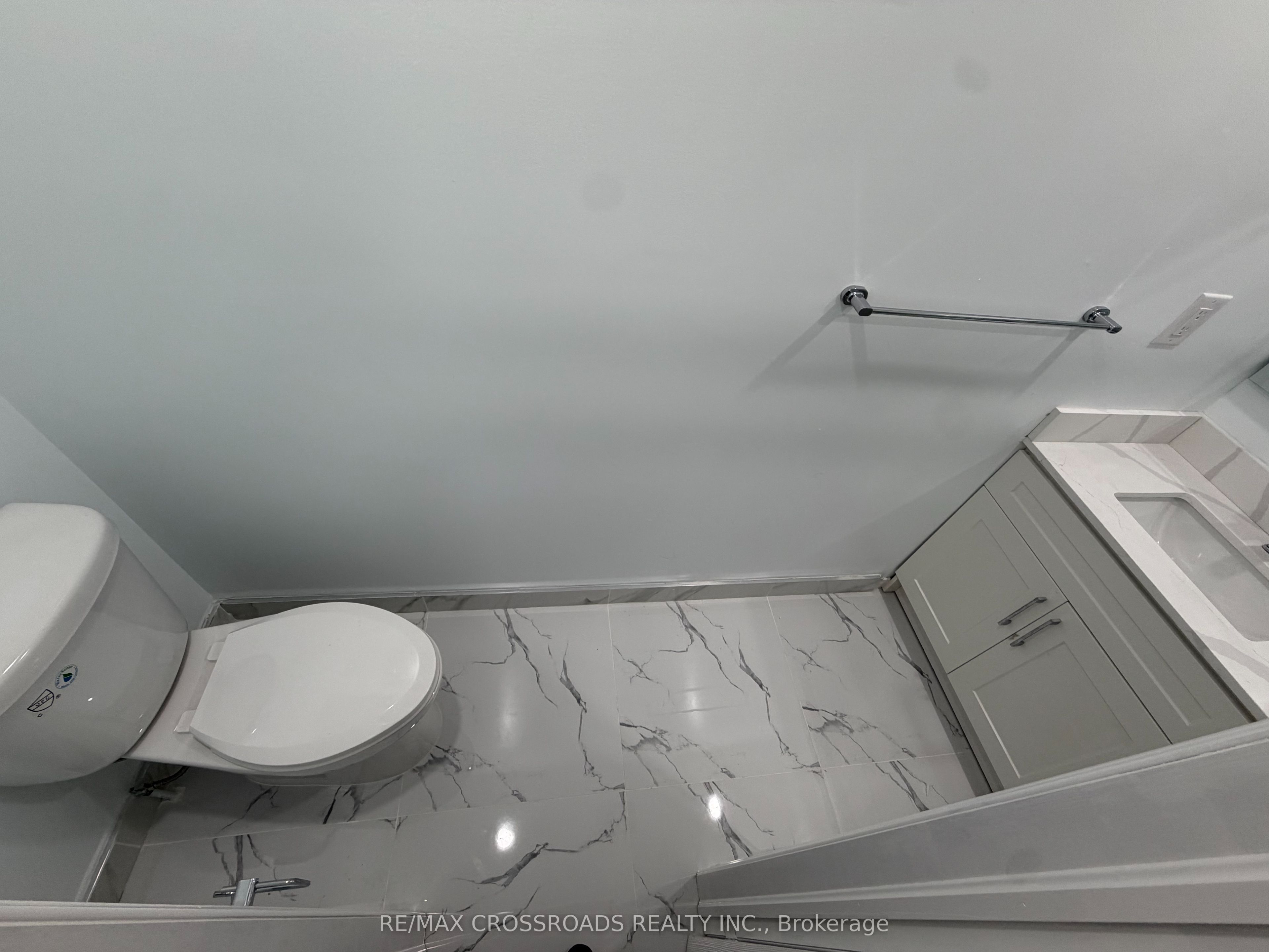 1547 Hummingbird Court, Pickering, ON L1V 7H8 photo 5