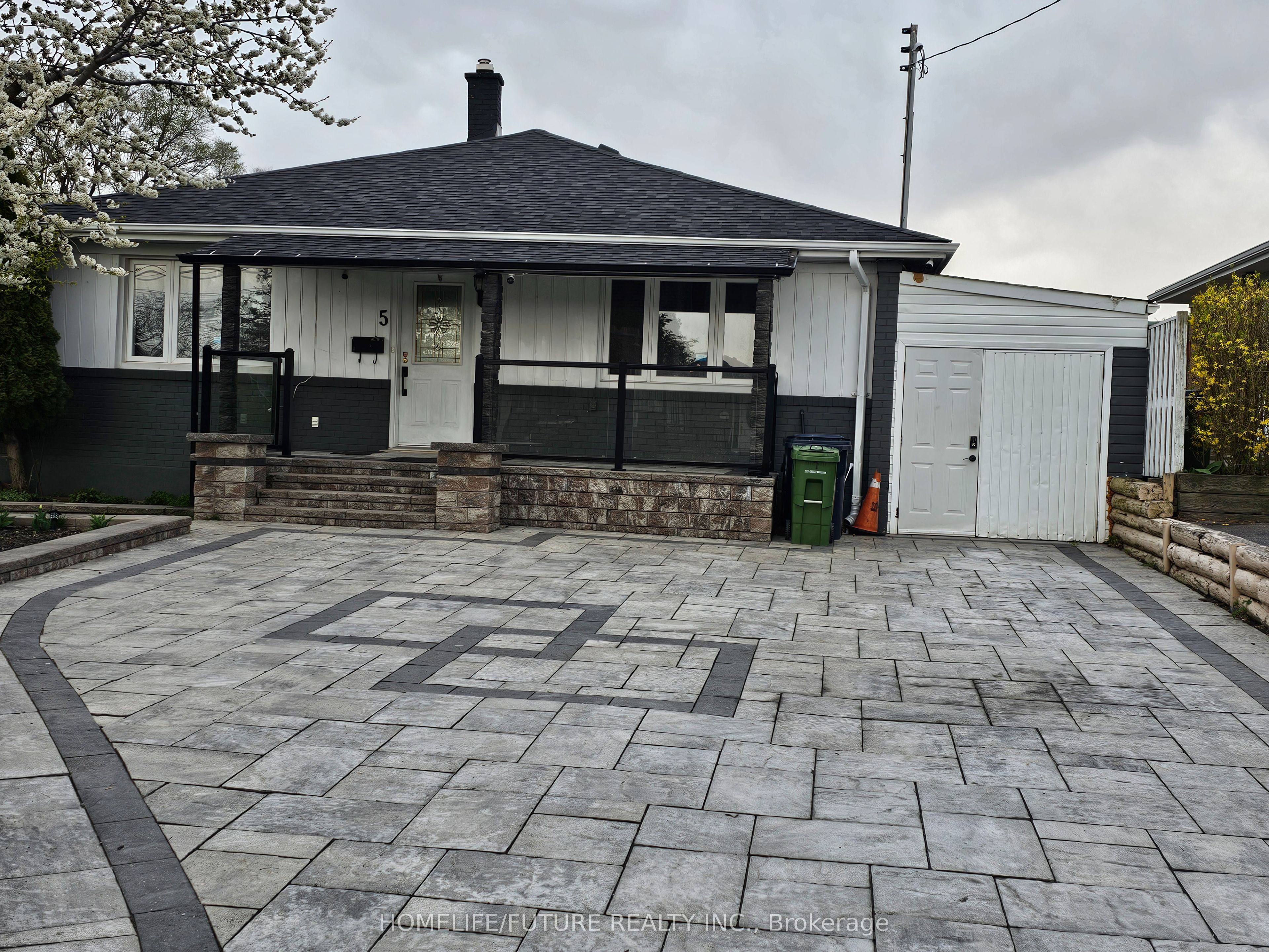 5 Sherwood Avenue Main, Toronto, ON M1R 1M7 photo 5