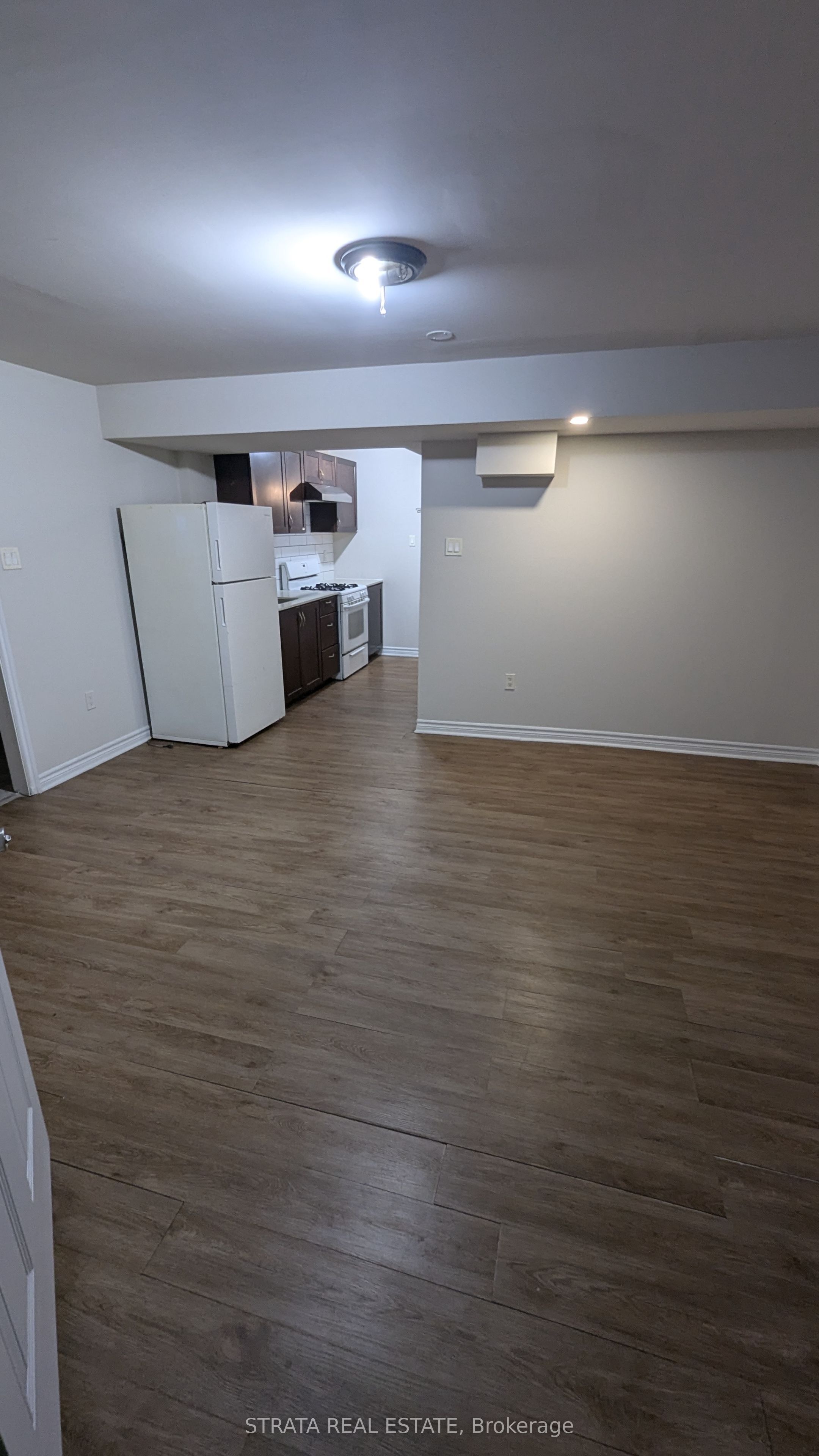 17 Cree Avenue BSMT, Toronto, ON M1M 1Z3 photo 3