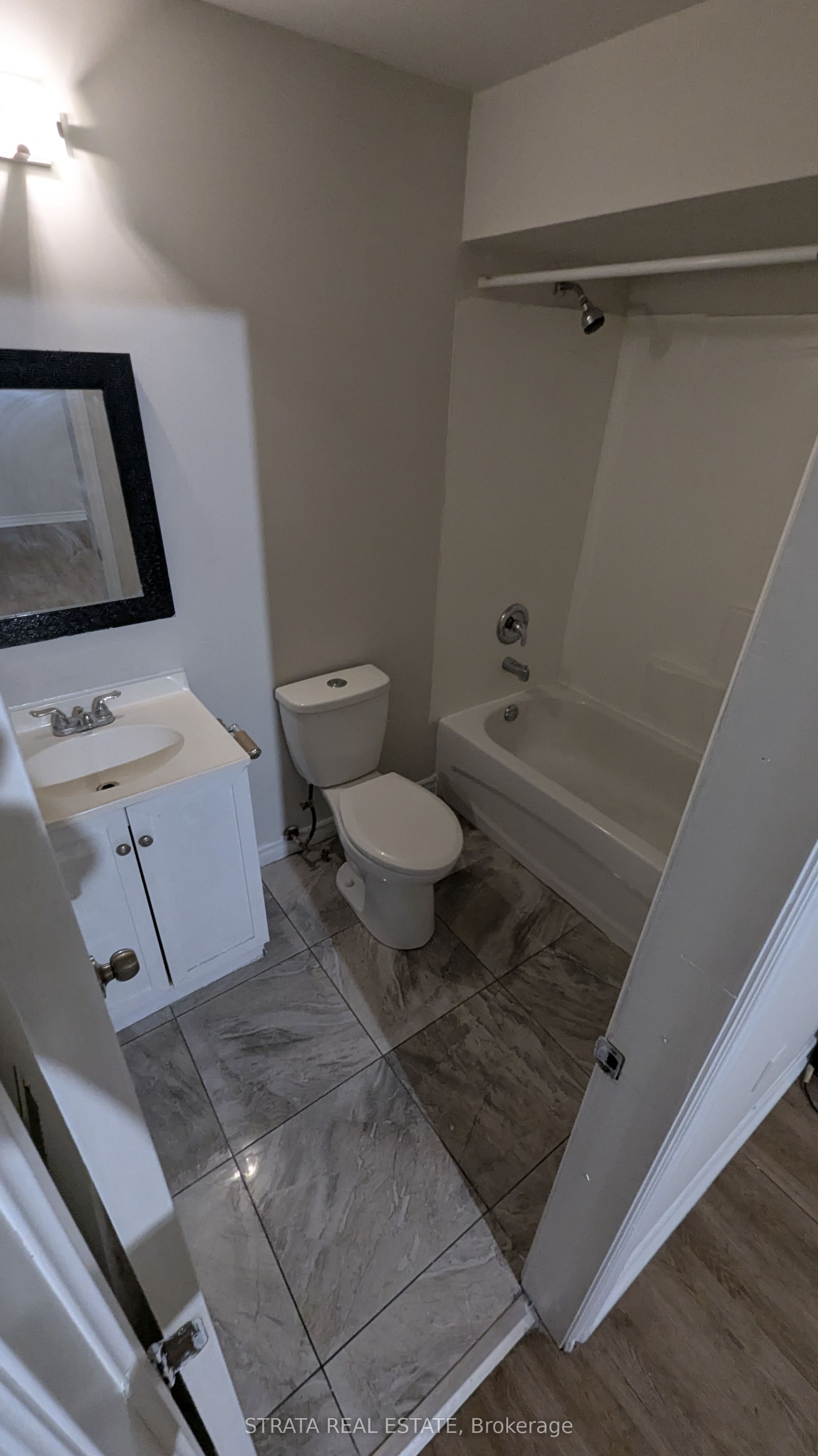 17 Cree Avenue BSMT, Toronto, ON M1M 1Z3 photo 5