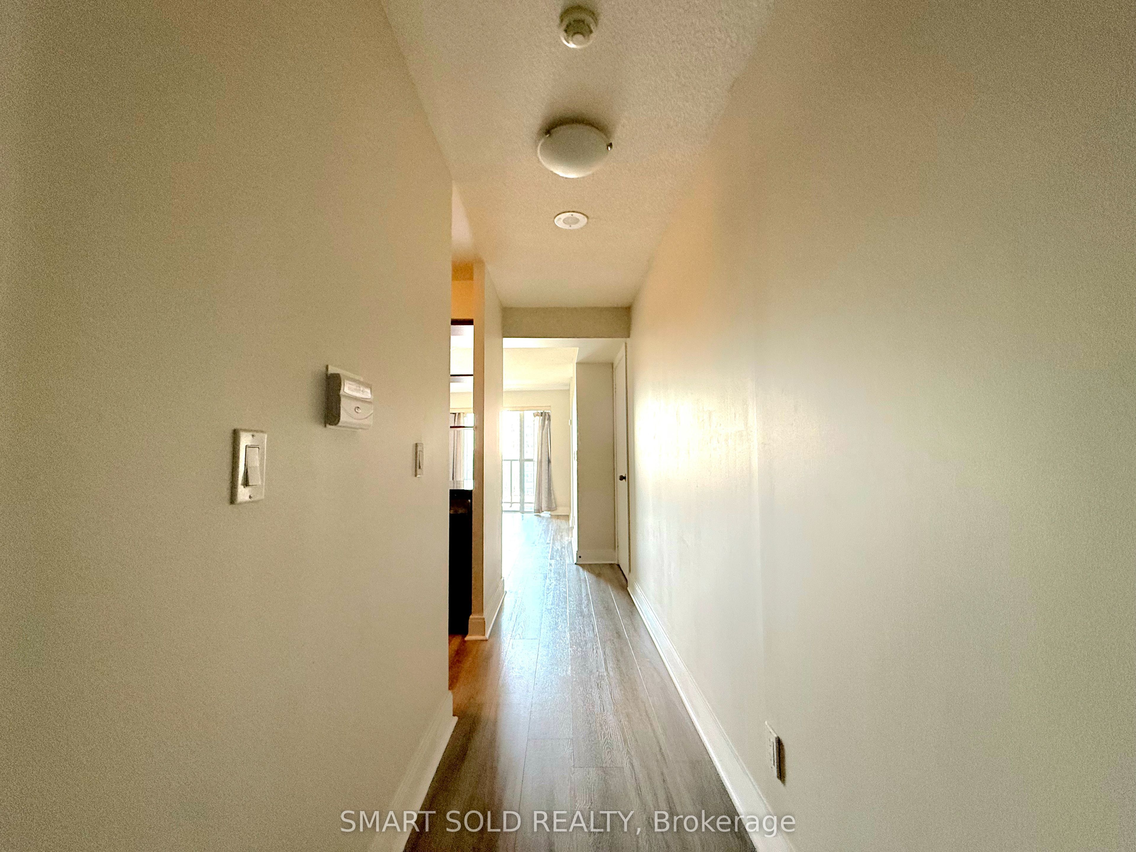 135 Village Green Square 922, Toronto, ON M1S 0G4 photo 3