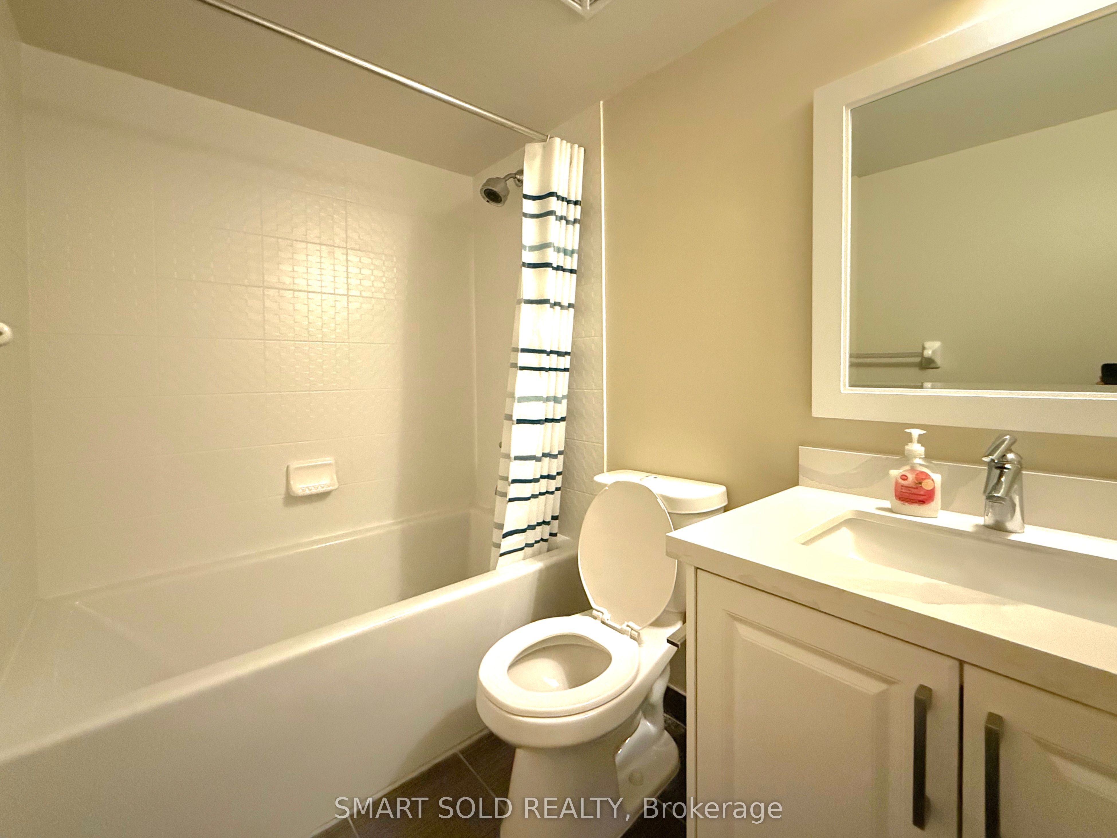 135 Village Green Square 922, Toronto, ON M1S 0G4 photo 4