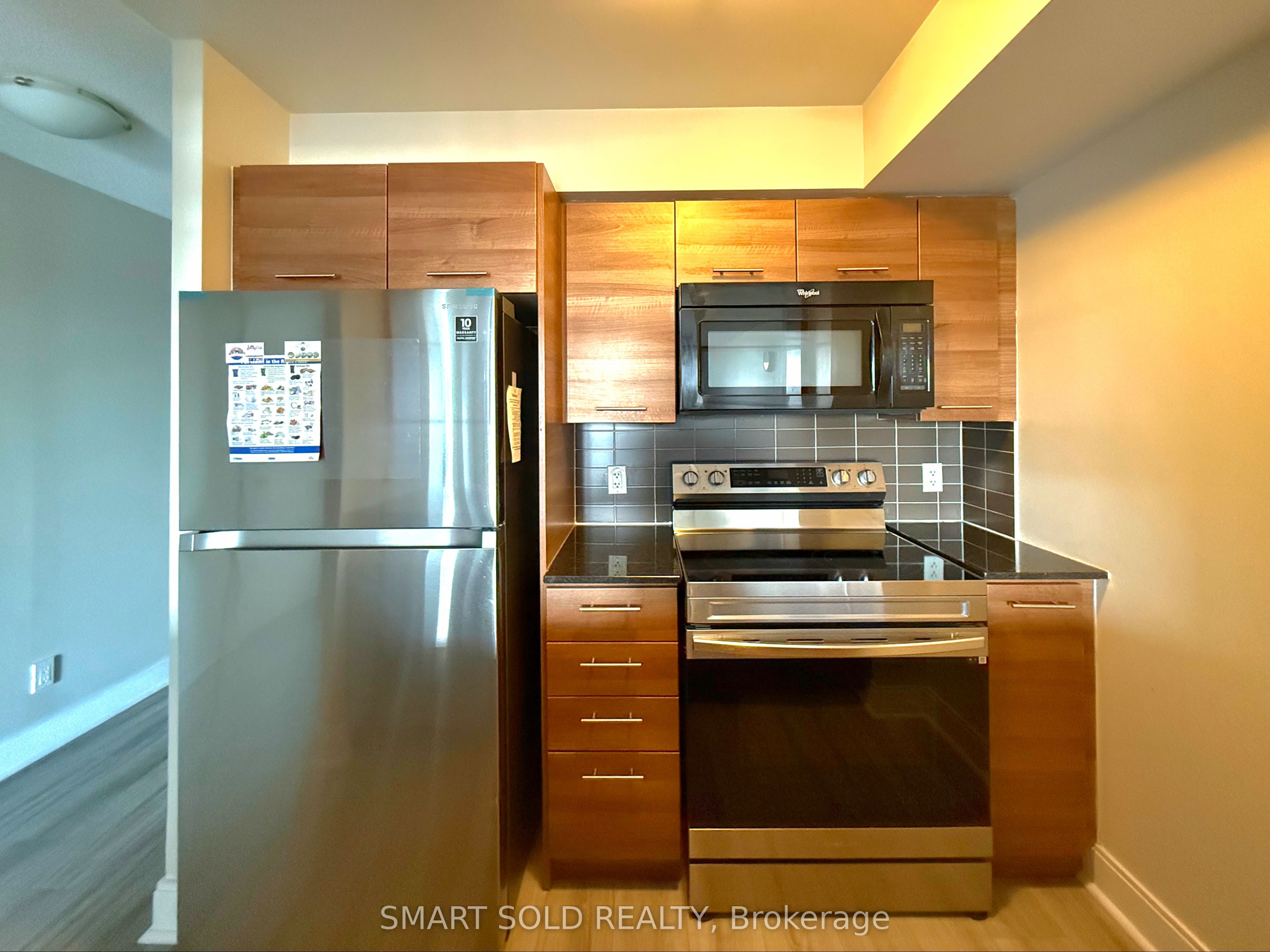 135 Village Green Square 922, Toronto, ON M1S 0G4 photo 5