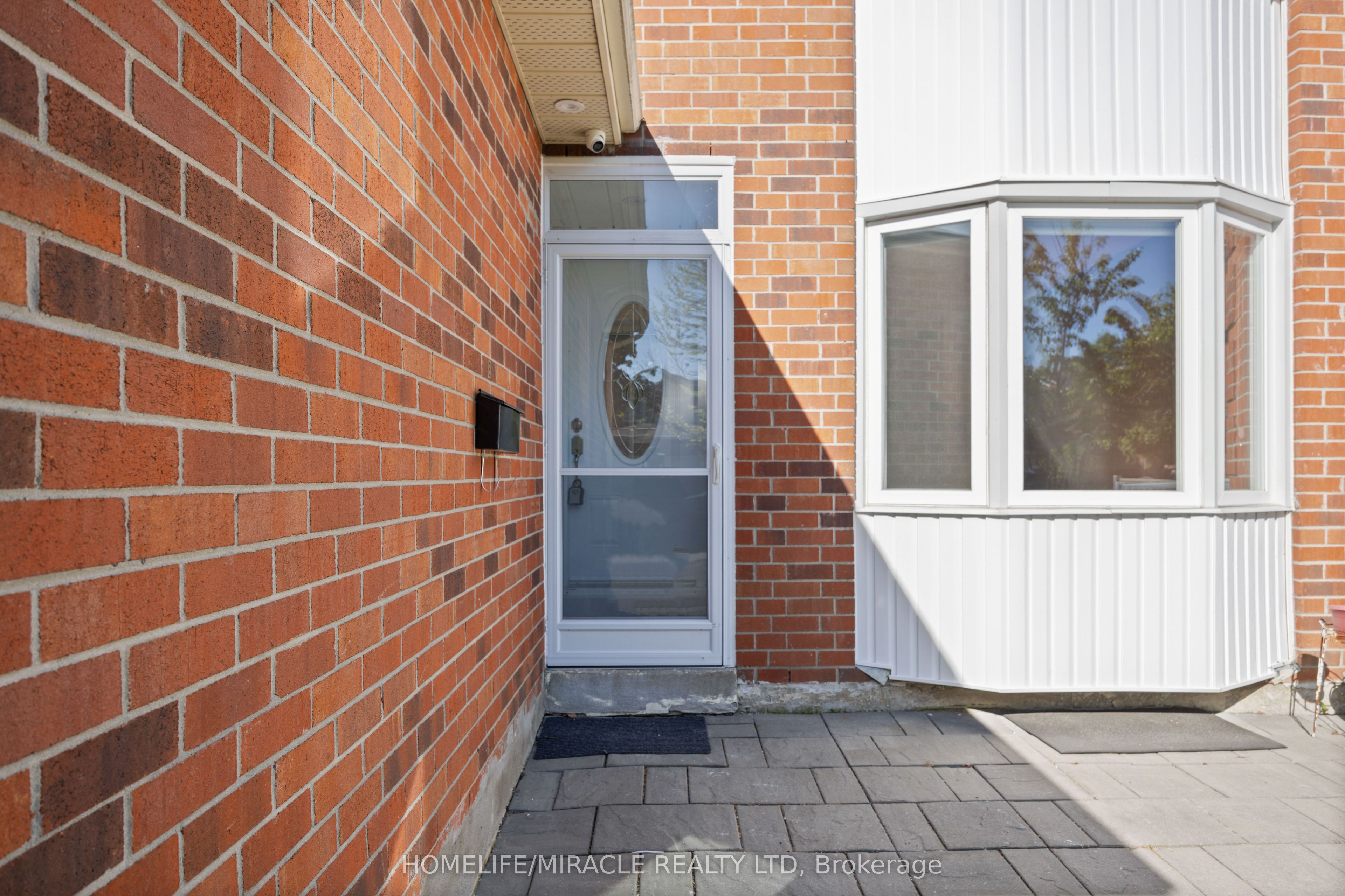 8 Lansbury Drive, Toronto, ON M1V 3H6 photo 4