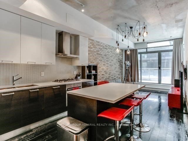 90 Broadview Avenue 521, Toronto, ON M4M 3H3 photo 2