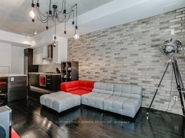 90 Broadview Avenue 521, Toronto, ON M4M 3H3 photo 4