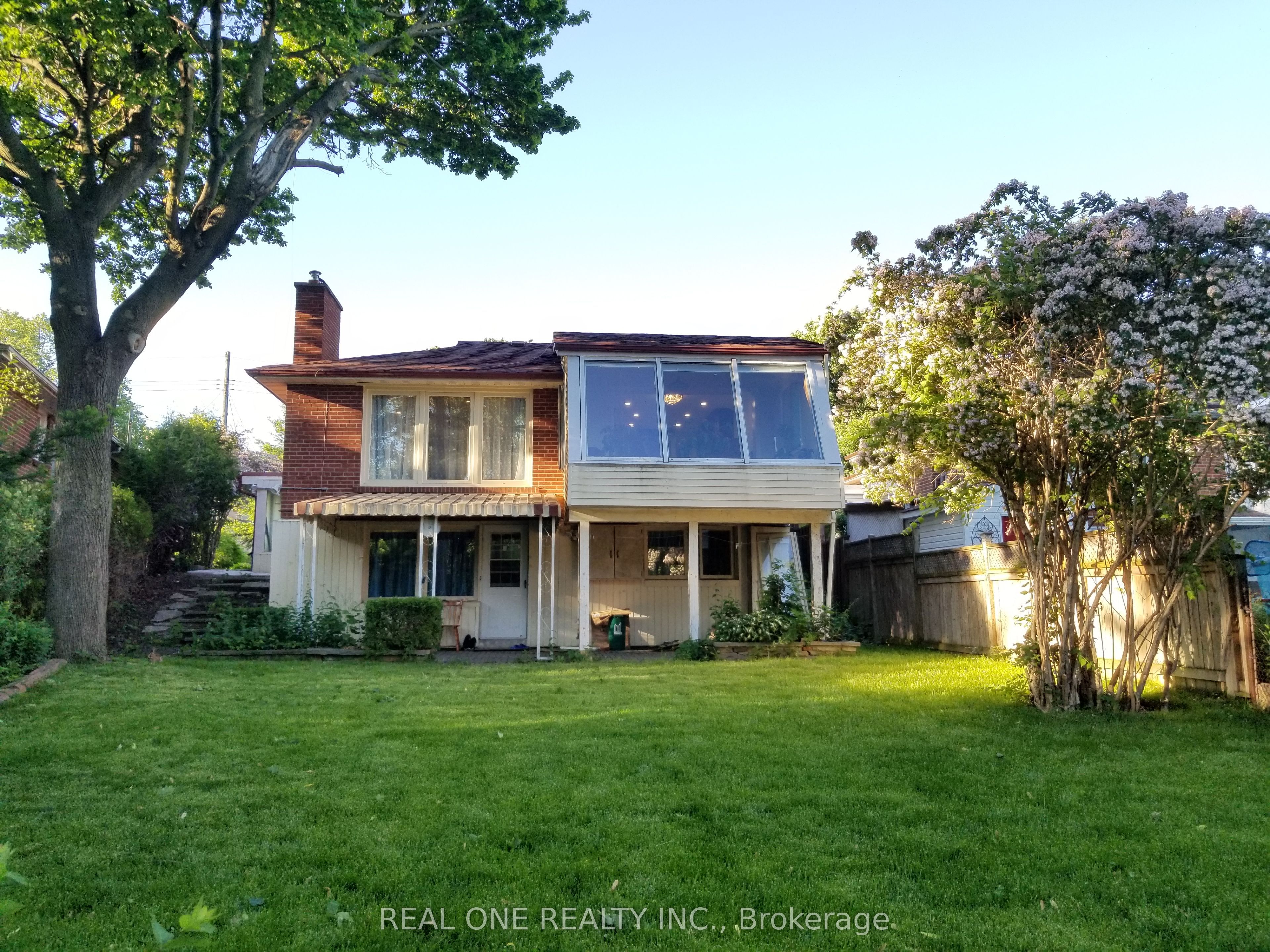 26 Applefield Drive, Toronto, ON M1P 3X9 photo 4