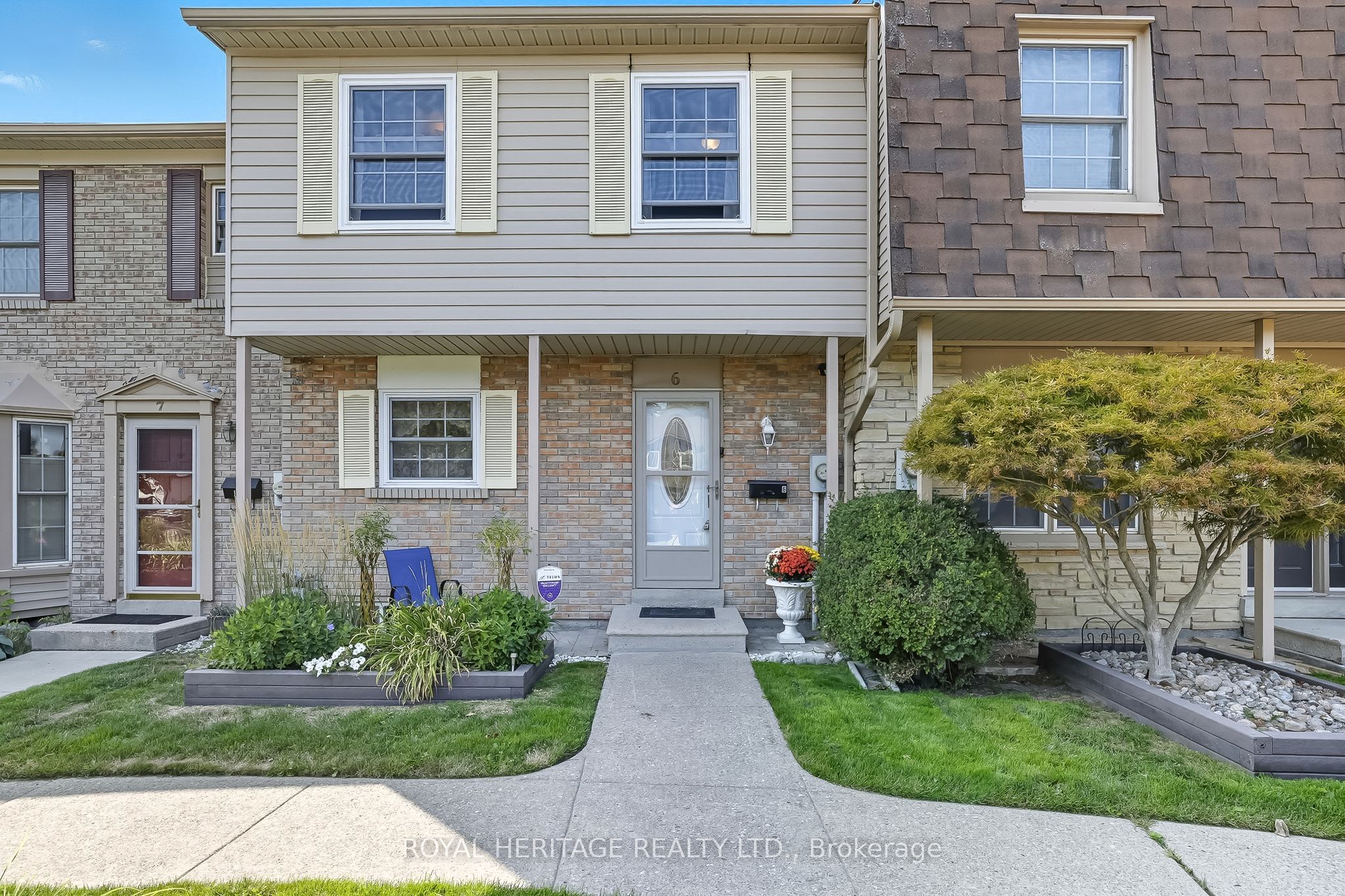 580 Eyer Drive 6, Pickering, ON L1W 3B7