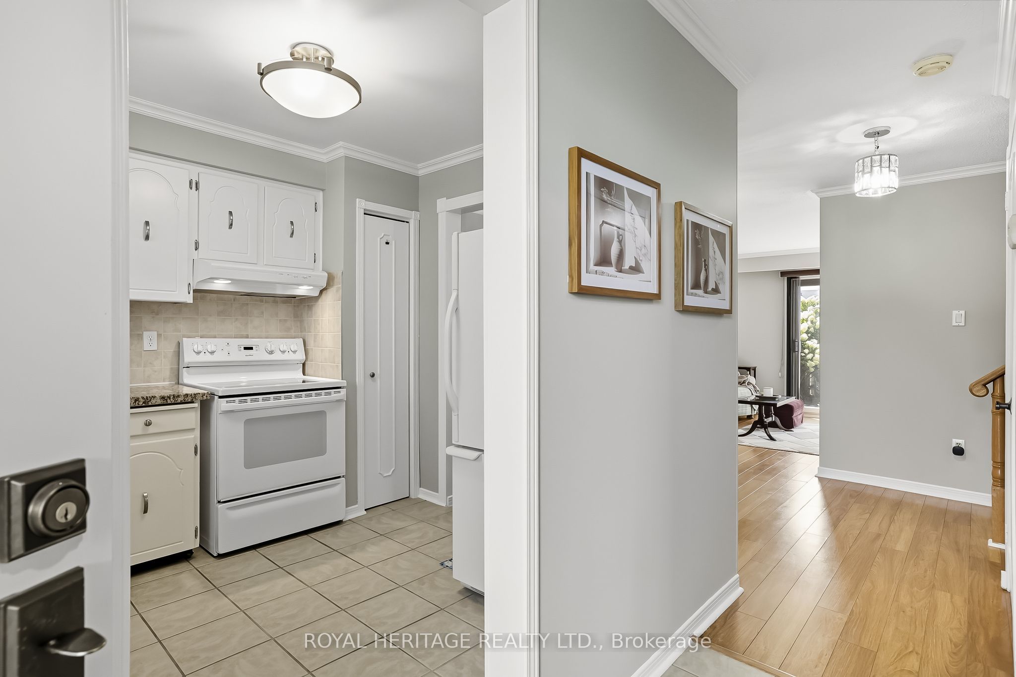 580 Eyer Drive 6, Pickering, ON L1W 3B7 photo 3
