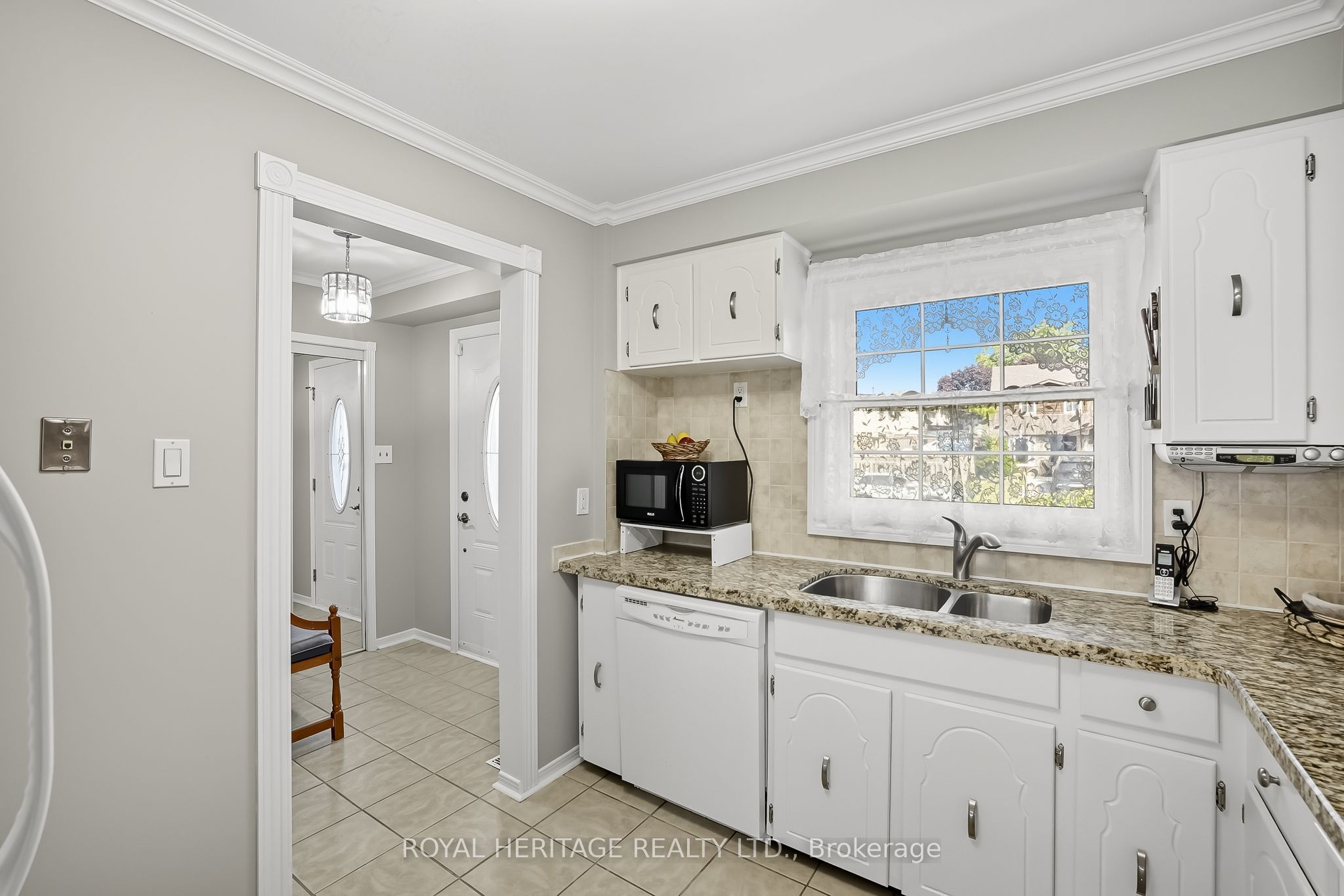 580 Eyer Drive 6, Pickering, ON L1W 3B7 photo 5