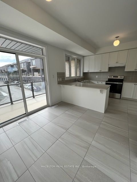17 Haydock Way, Whitby, ON L1N 0M6
