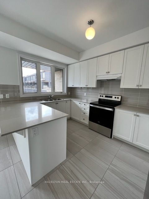 17 Haydock Way, Whitby, ON L1N 0M6 photo 2