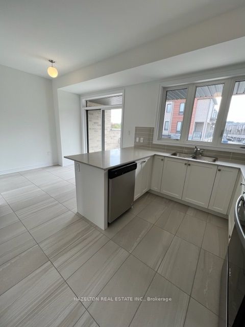 17 Haydock Way, Whitby, ON L1N 0M6 photo 3
