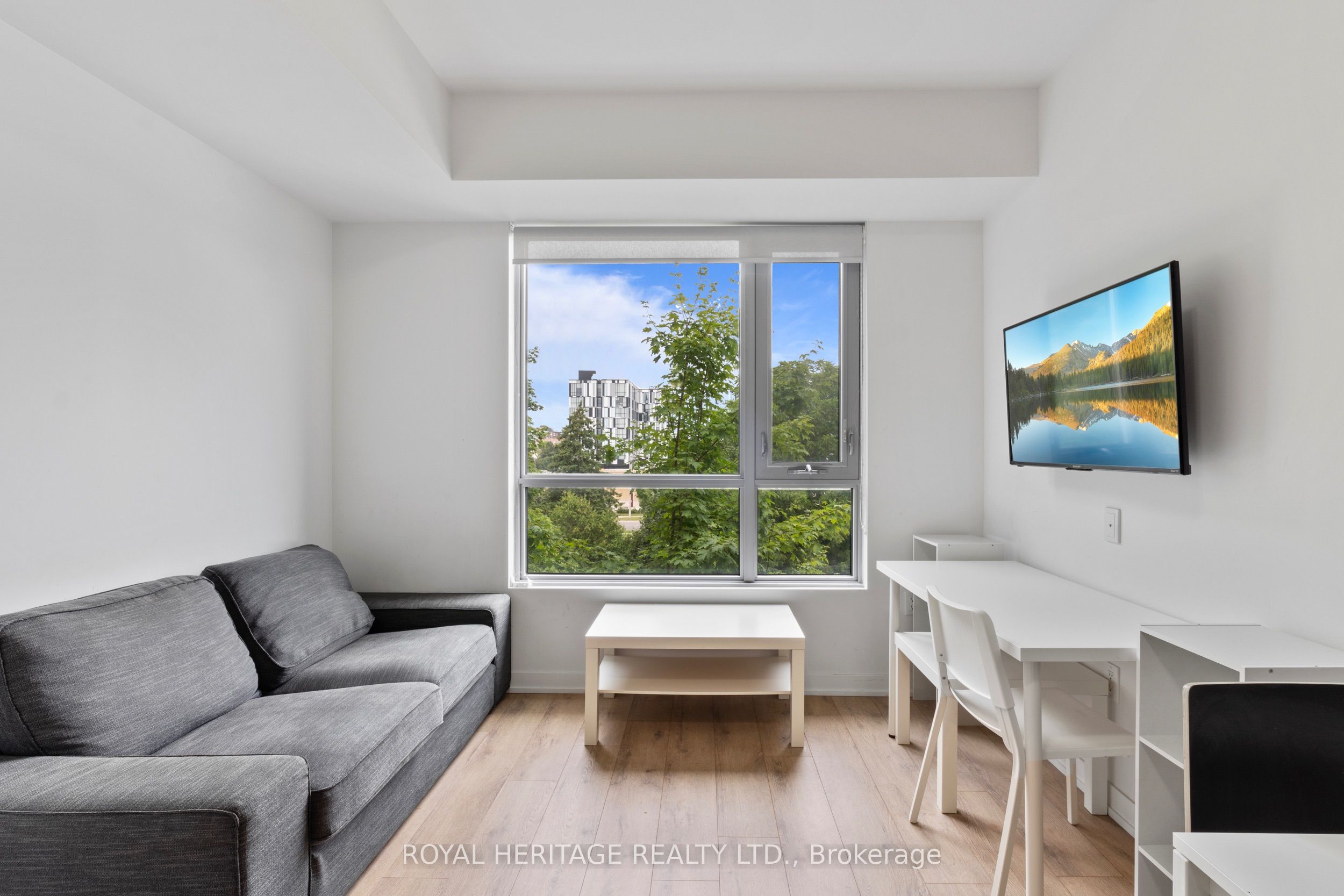 1800 Simcoe Street N 307, Oshawa, ON L1G 0C2 photo 4