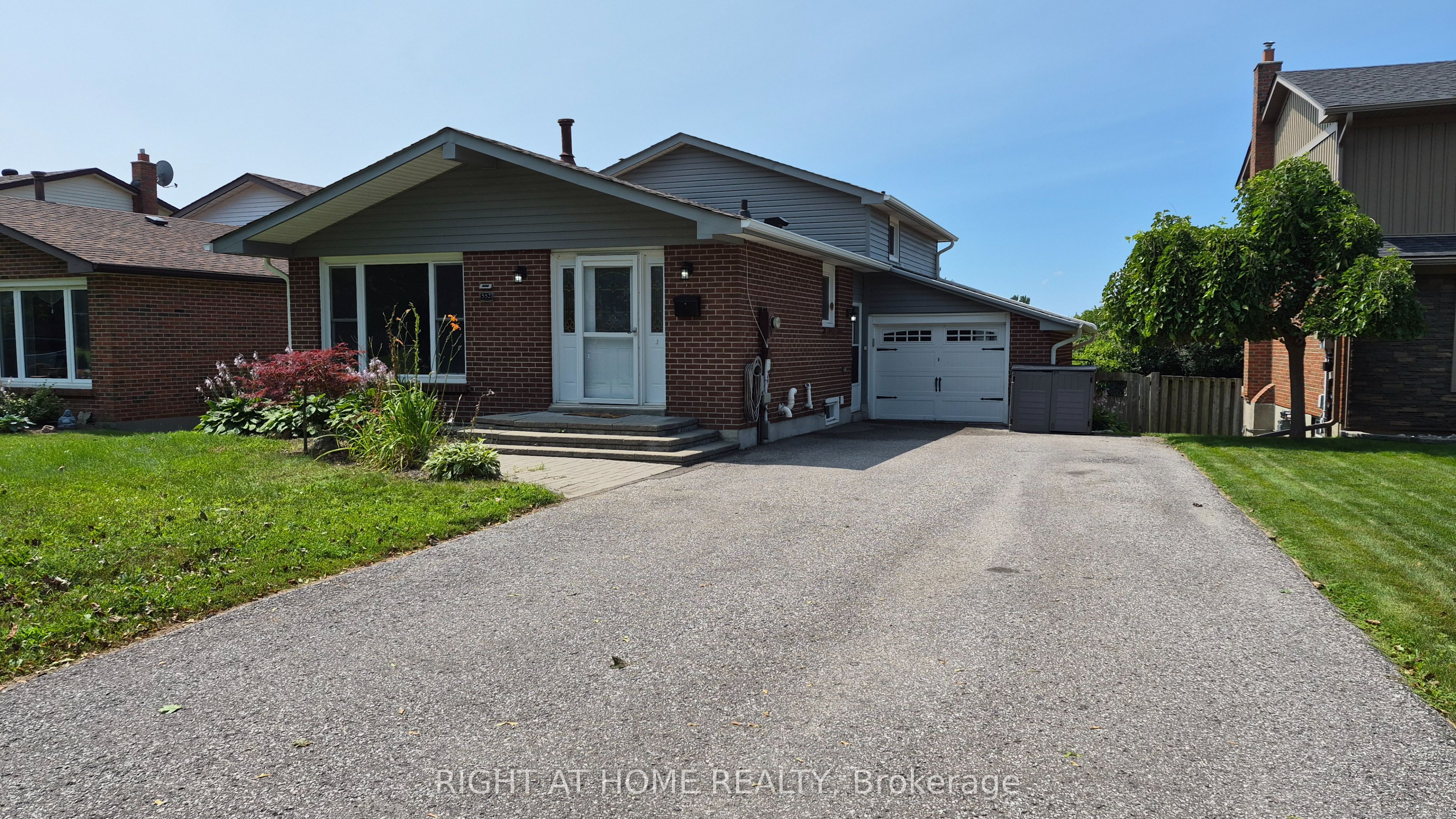 552 Grandview Street S, Oshawa, ON L1H 7S4