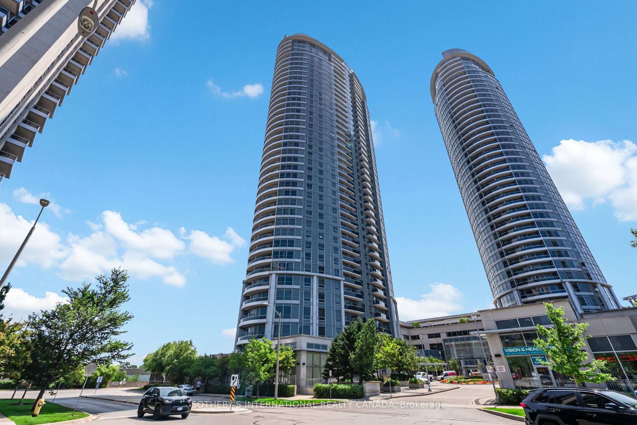 135 Village Green Square 519, Toronto, ON M1S 0G4 photo 2