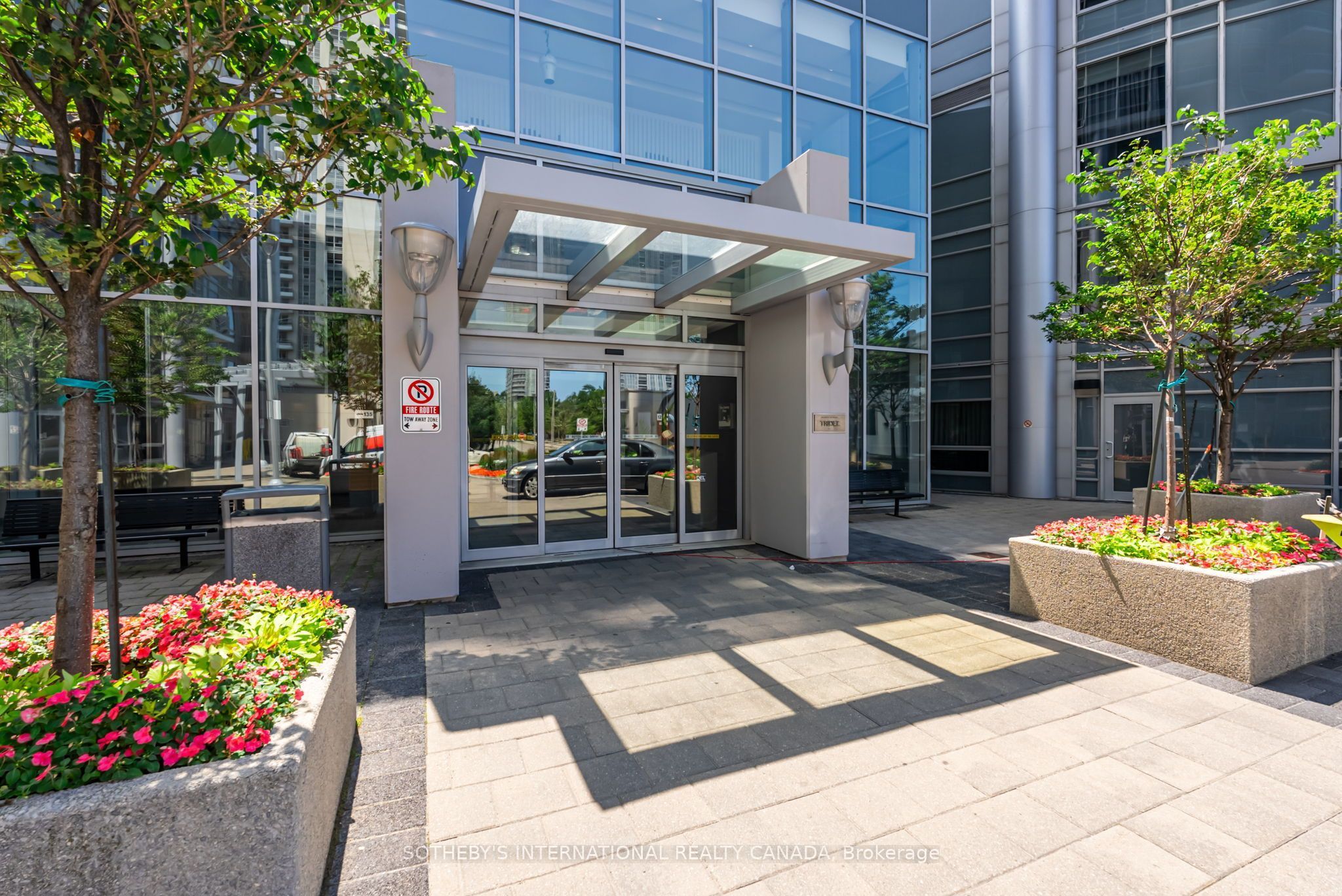 135 Village Green Square 519, Toronto, ON M1S 0G4 photo 4