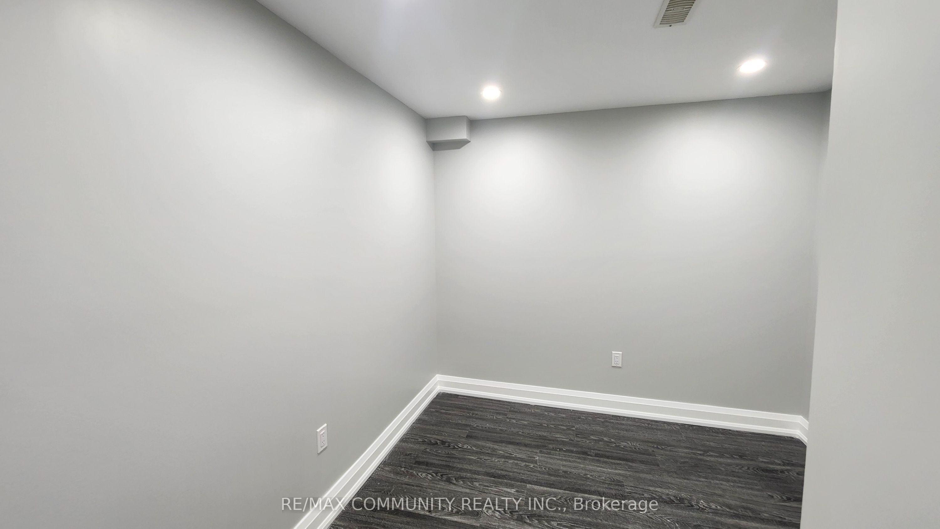 2364 Dobbinton Street Basement, Oshawa, ON L1L 0L4 photo 4