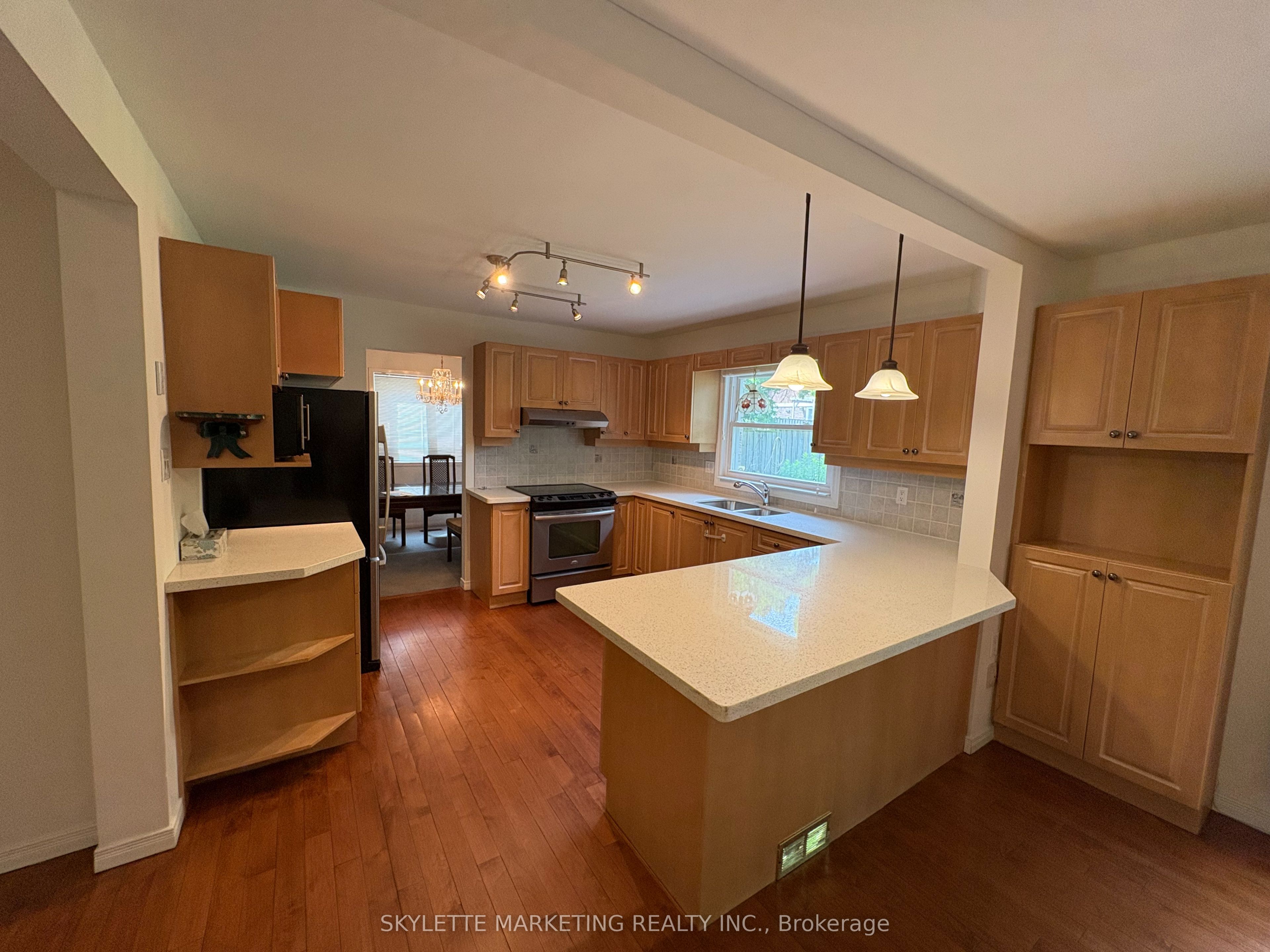 1782 Meadowview Avenue, Pickering, ON L1V 3G8 photo 3