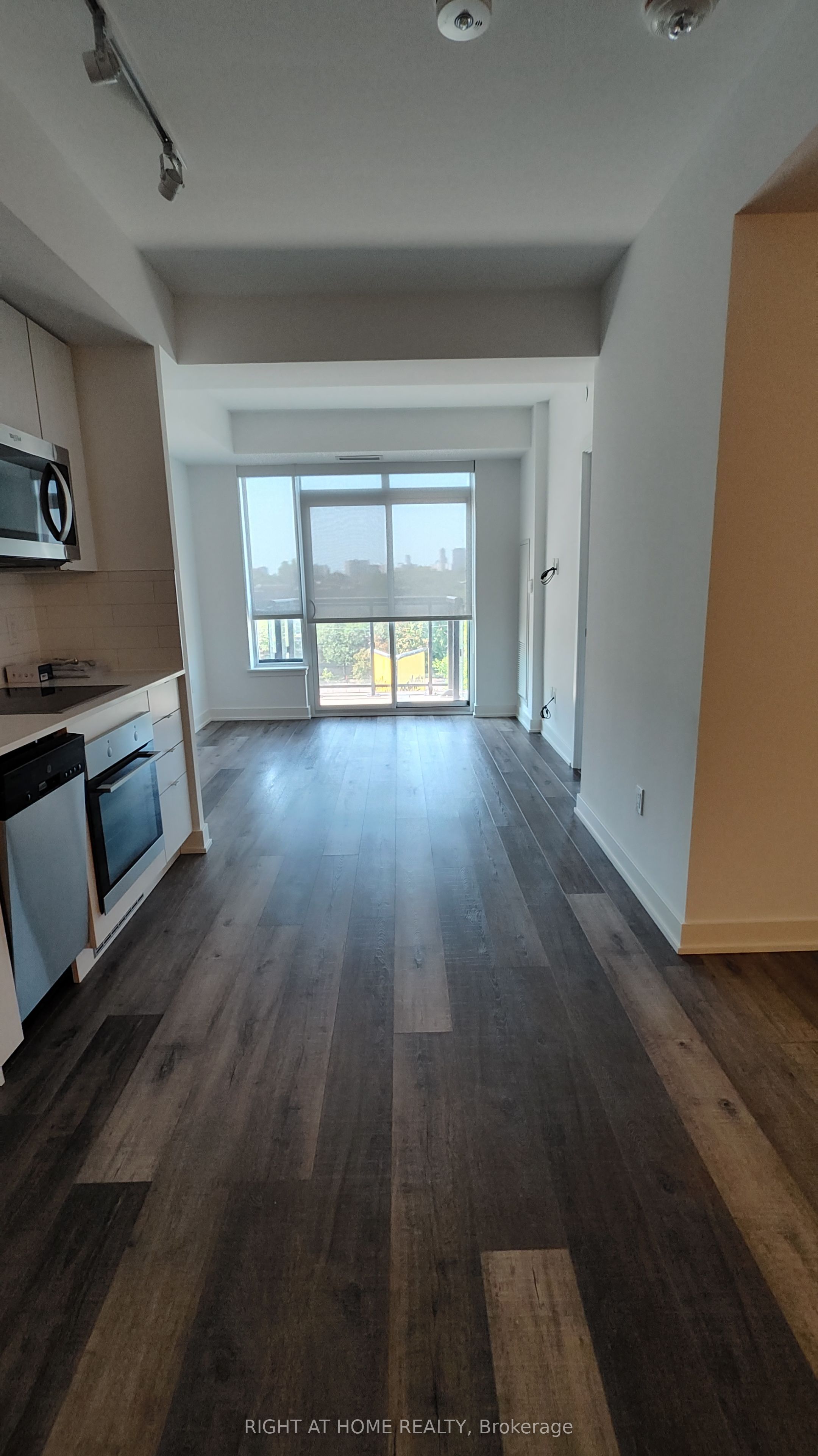 630 Greenwood Avenue 606, Toronto, ON M4J 0A8 photo 4
