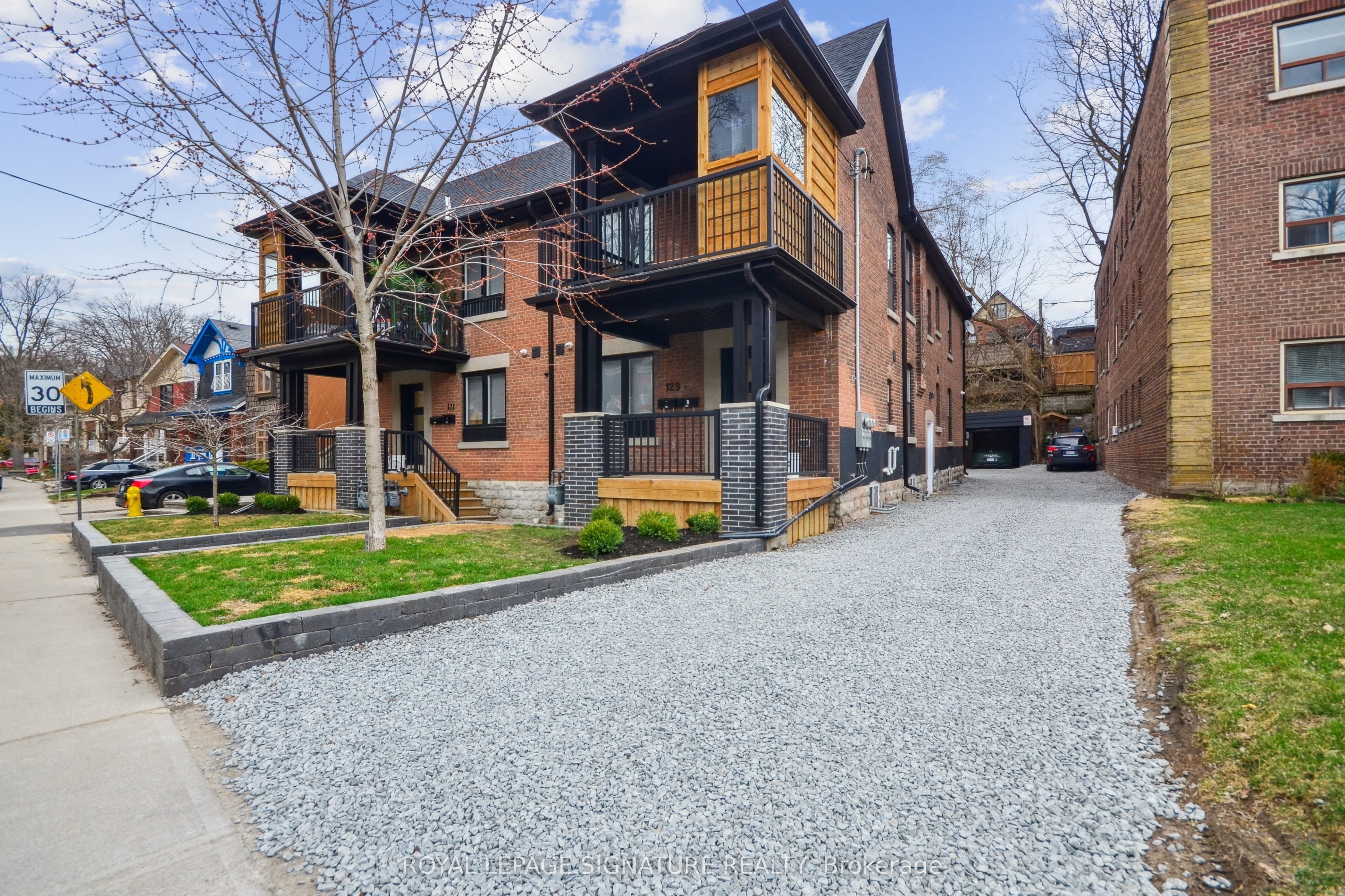 129 Kenilworth Avenue Upper, Toronto, ON M4L 3S7 photo 2