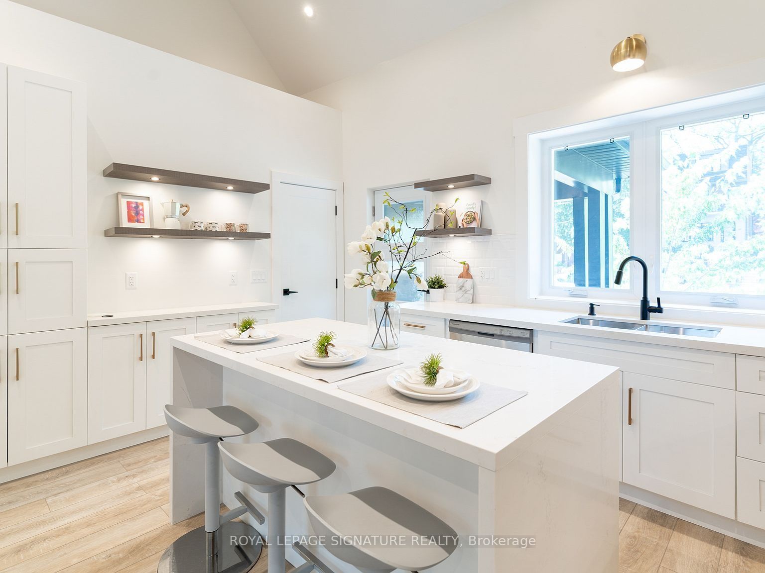 129 Kenilworth Avenue Upper, Toronto, ON M4L 3S7 photo 5