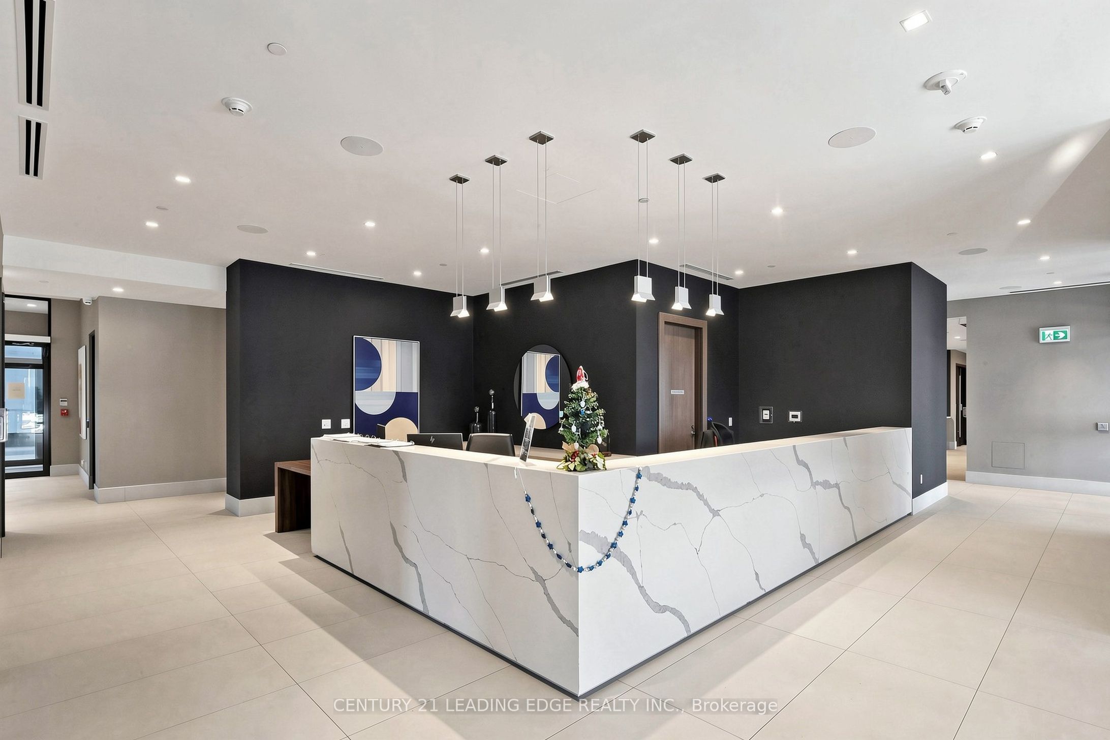 2550 Simcoe Street N 409, Oshawa, ON L1L 0R5 photo 4