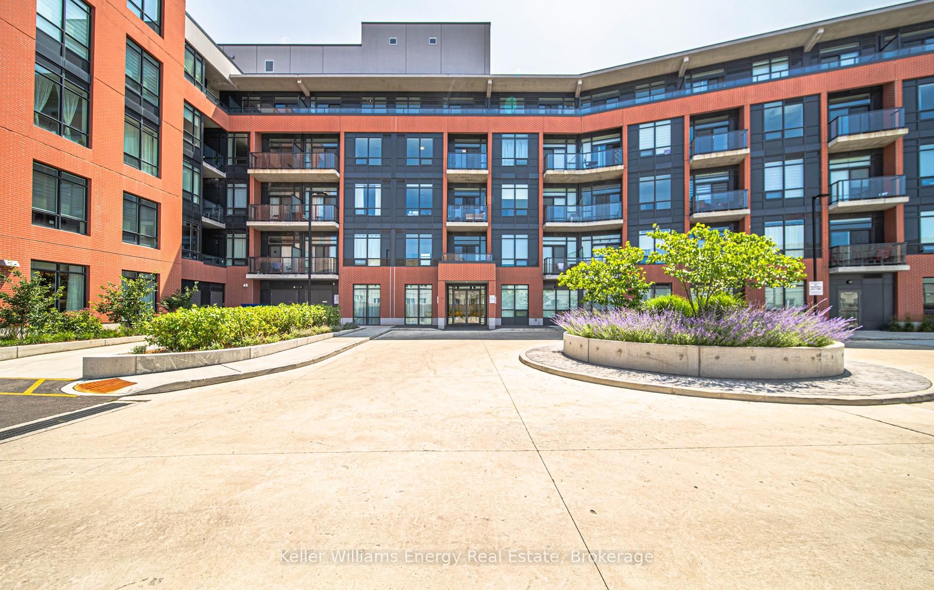 1010 Dundas Street E 301, Whitby, ON L1N 0L6