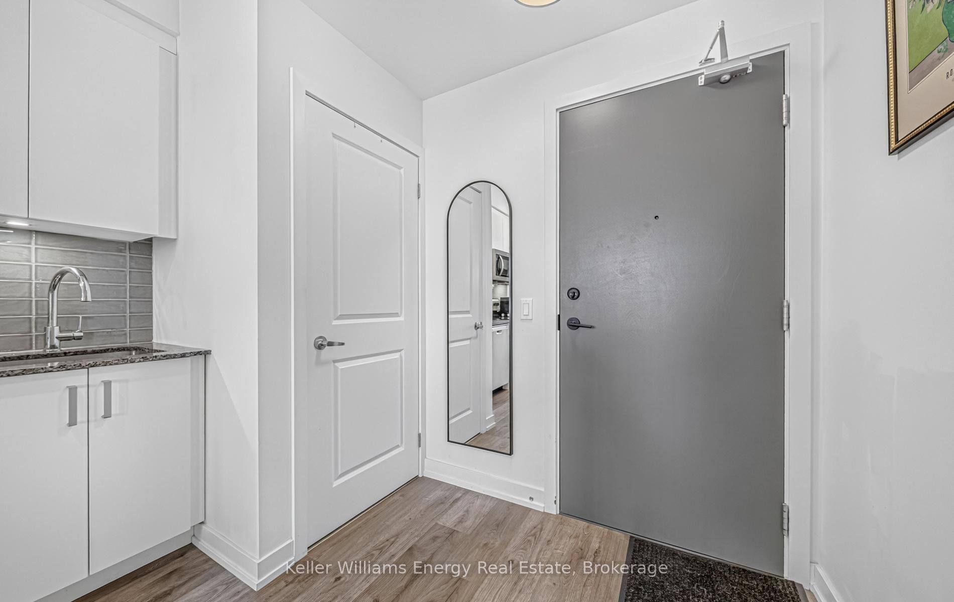 1010 Dundas Street E 301, Whitby, ON L1N 0L6 photo 3