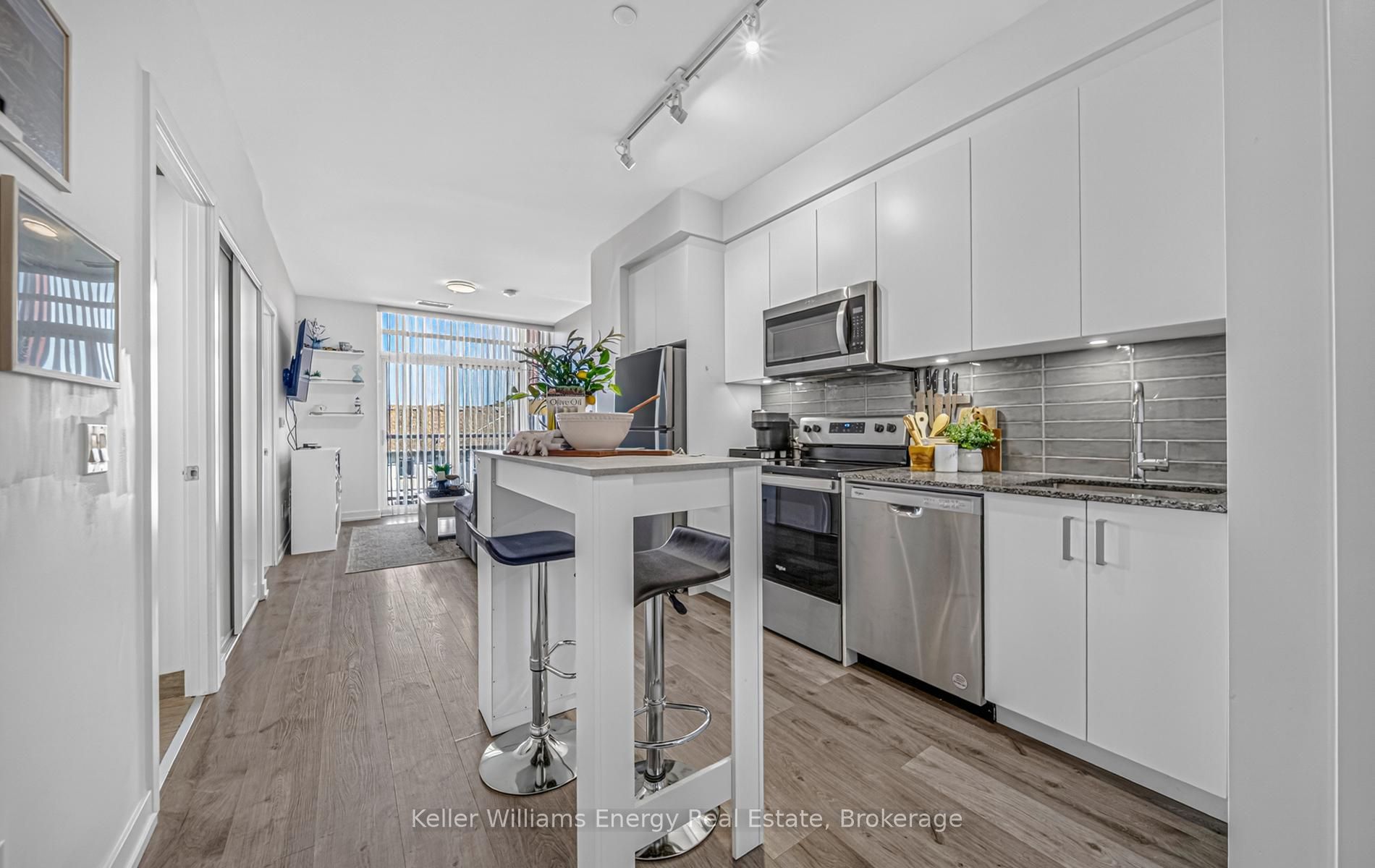 1010 Dundas Street E 301, Whitby, ON L1N 0L6 photo 5