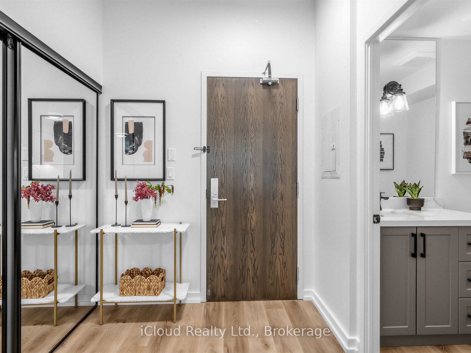 201 Carlaw Avenue 244, Toronto, ON M4M 2S1 photo 2