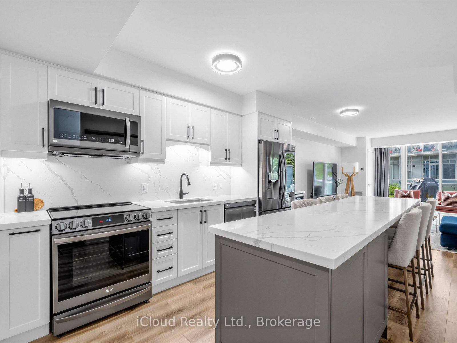 201 Carlaw Avenue 244, Toronto, ON M4M 2S1 photo 4
