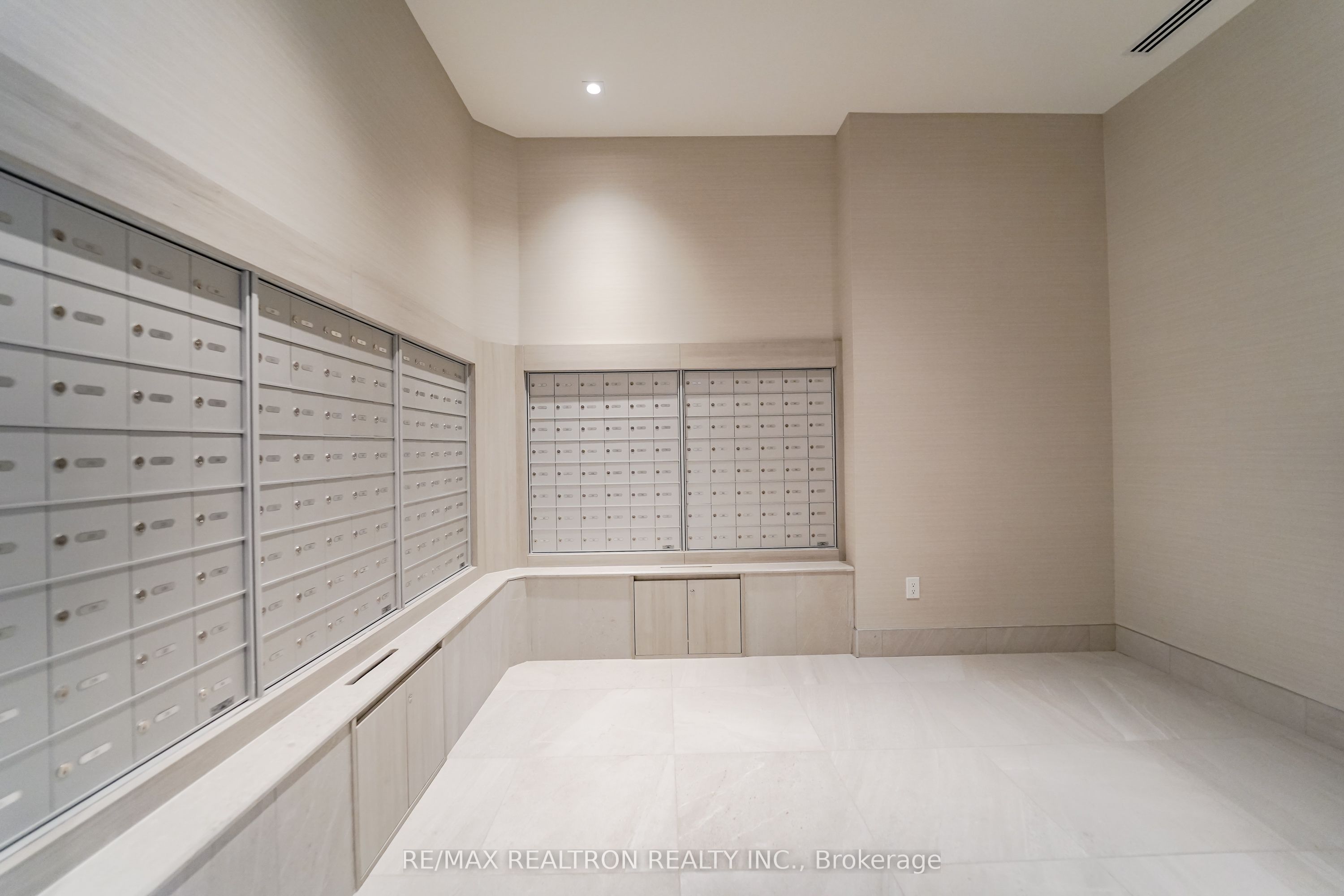 20 Deans Drive 522, Toronto, ON M1L 0J7 photo 4