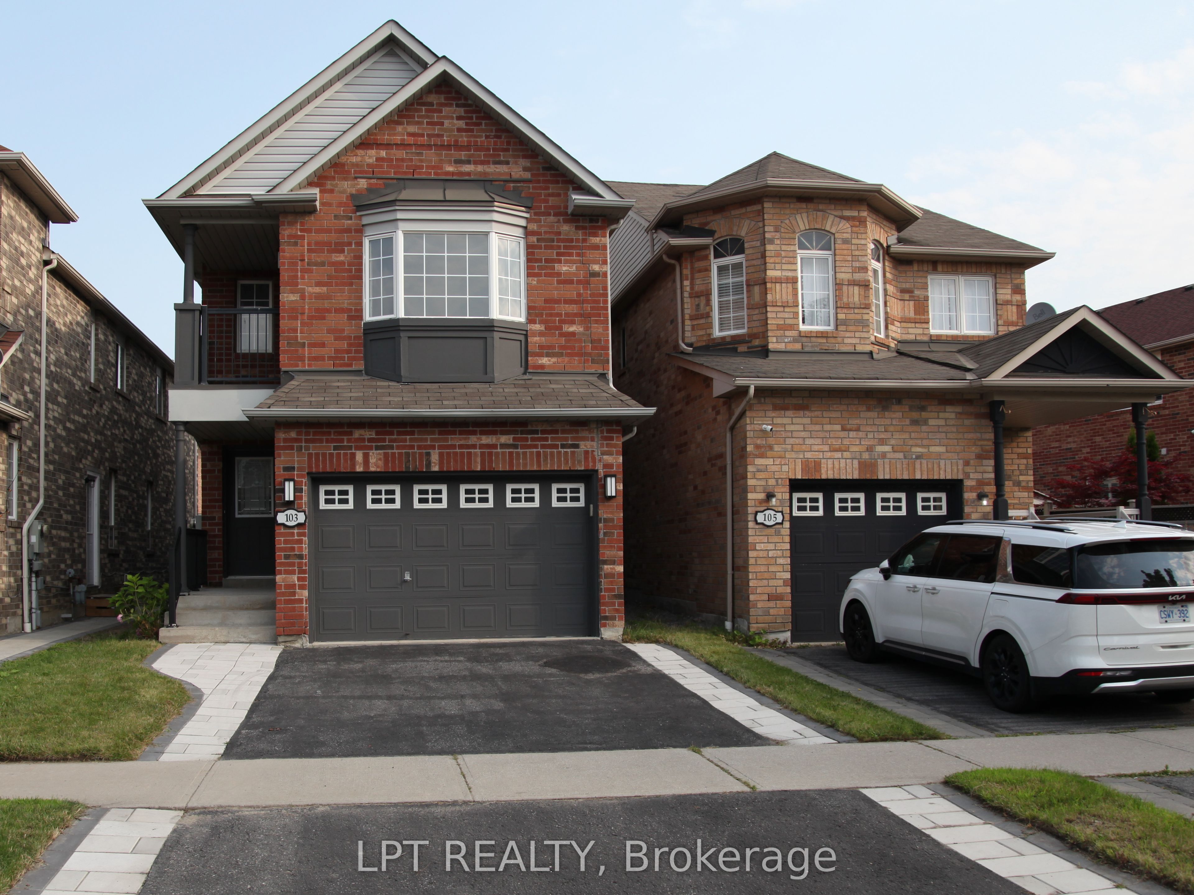 103 Howling Crescent, Ajax, ON L1S 7R9 photo 2
