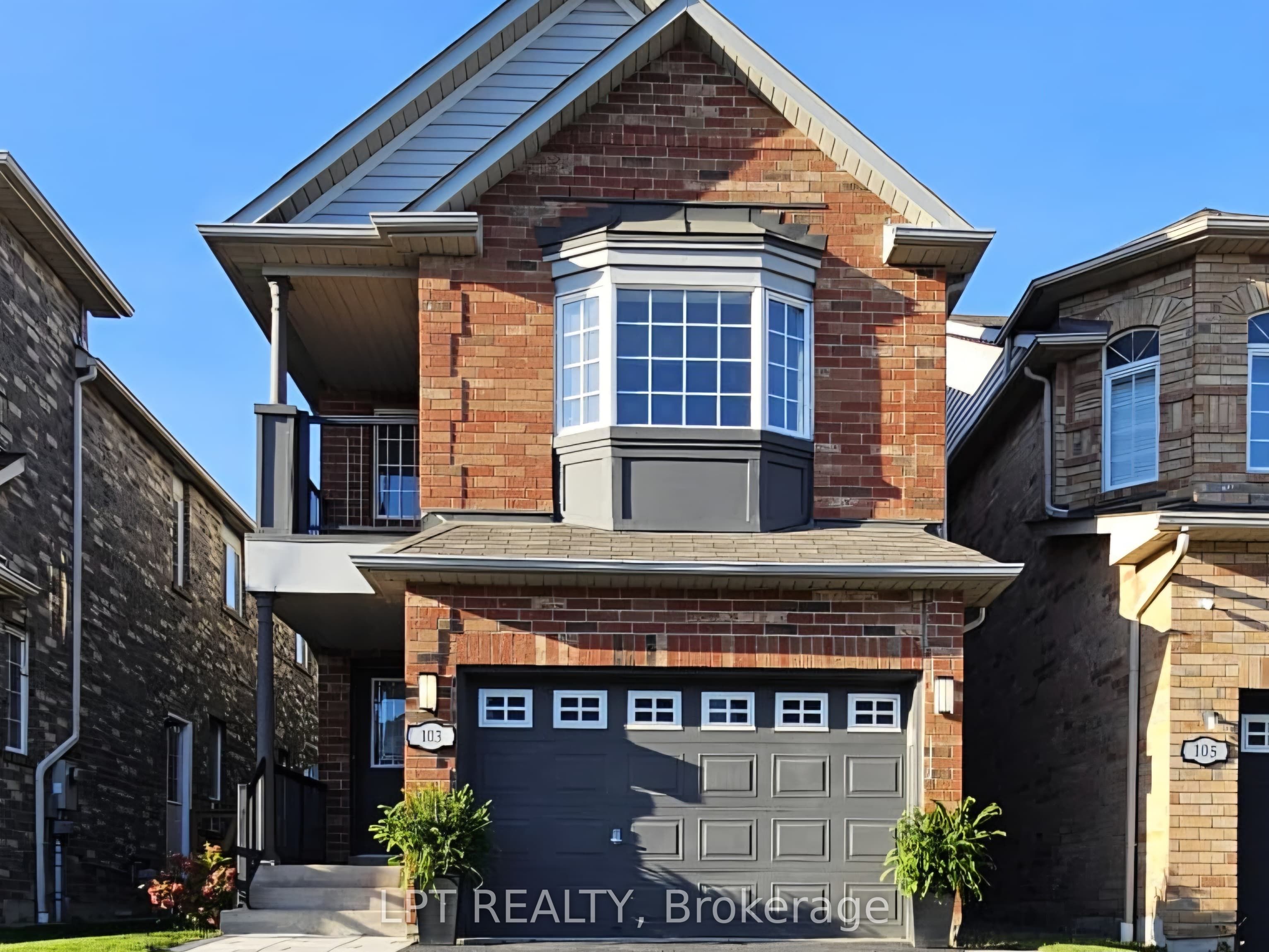 103 Howling Crescent, Ajax, ON L1S 7R9 photo 4