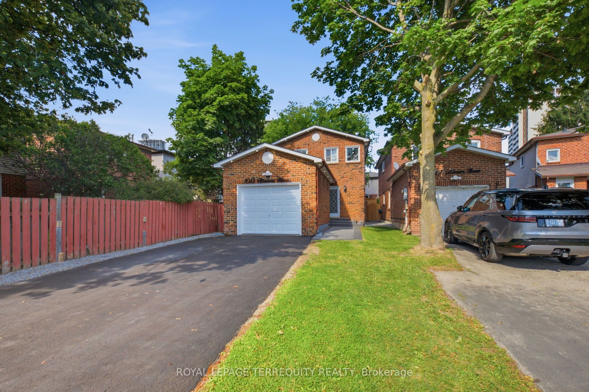 1013 Albacore Manor, Pickering, ON L1W 3S9 photo 2