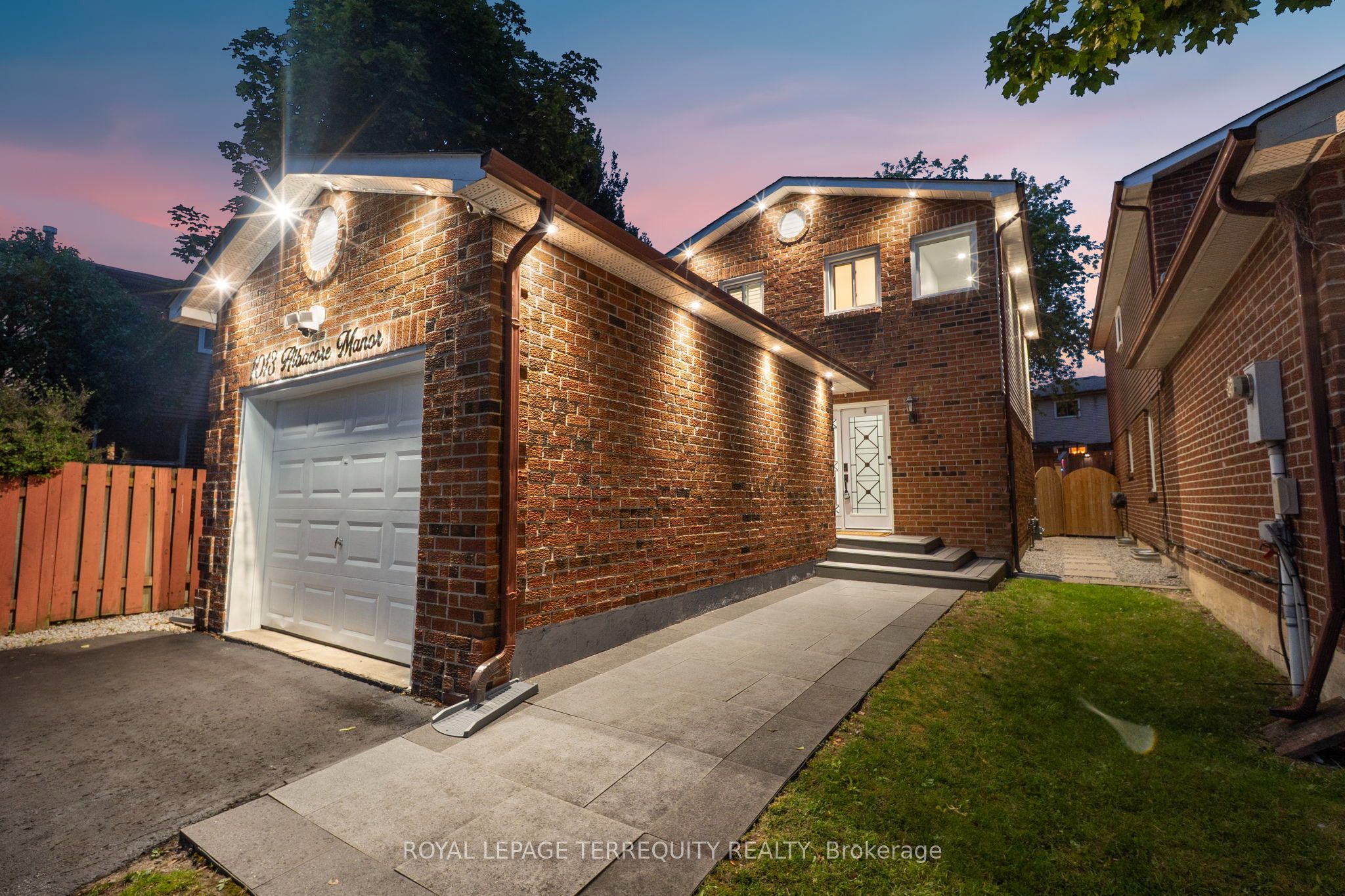 1013 Albacore Manor, Pickering, ON L1W 3S9 photo 3