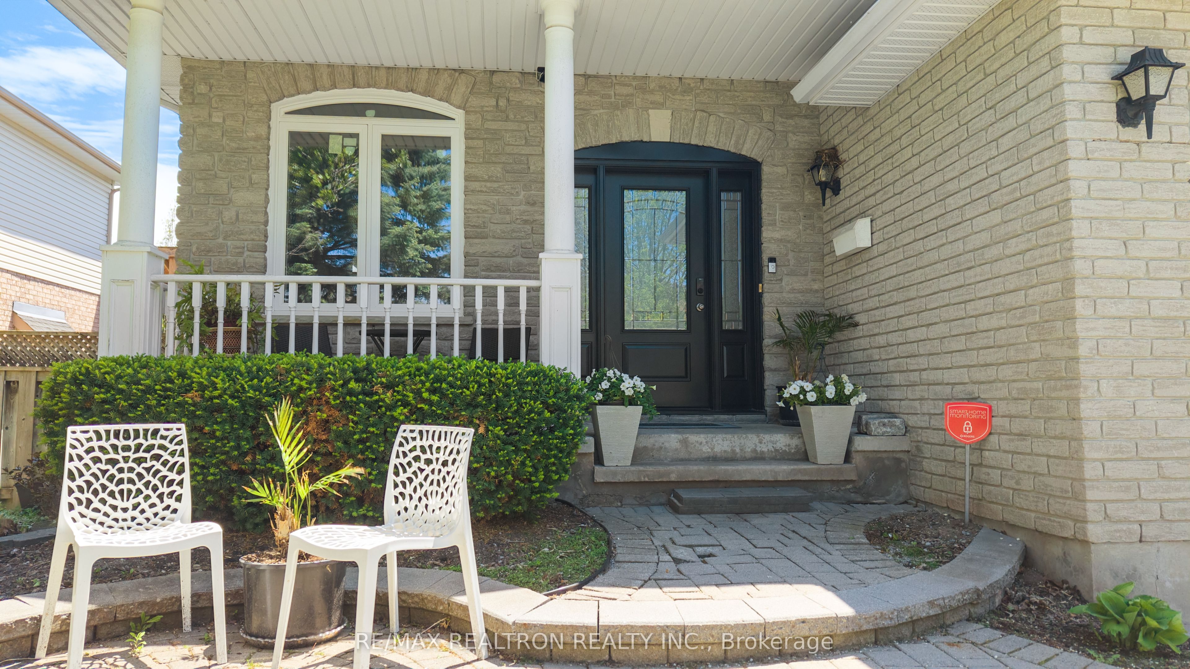 195 Ryerson Crescent, Oshawa, ON L1G 8A8 photo 2