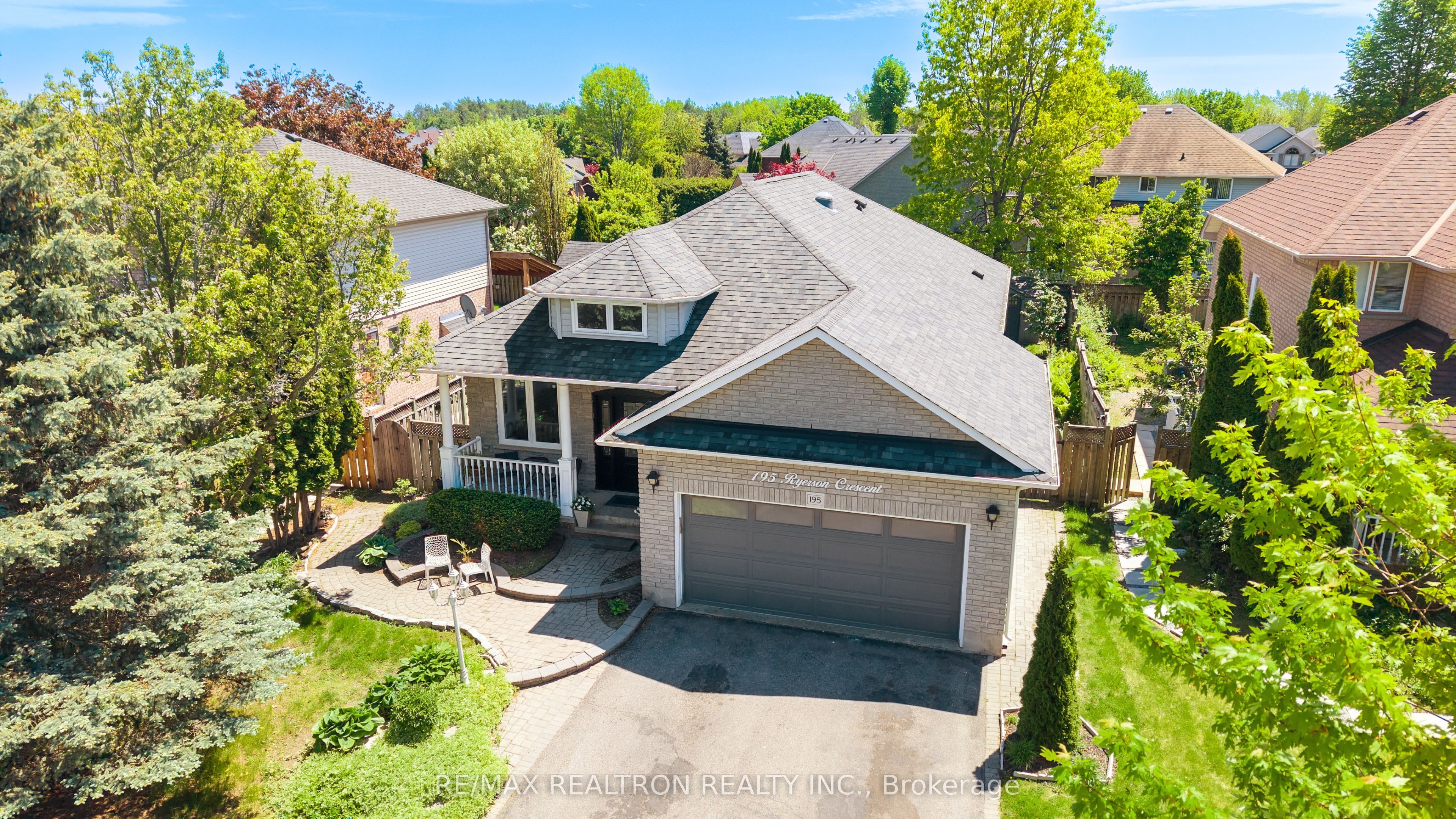 195 Ryerson Crescent, Oshawa, ON L1G 8A8 photo 3