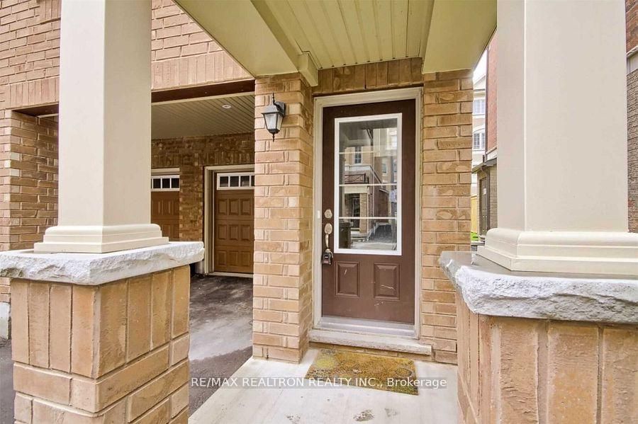 37 Filly Path N 457, Oshawa, ON L1L 0K8 photo 3