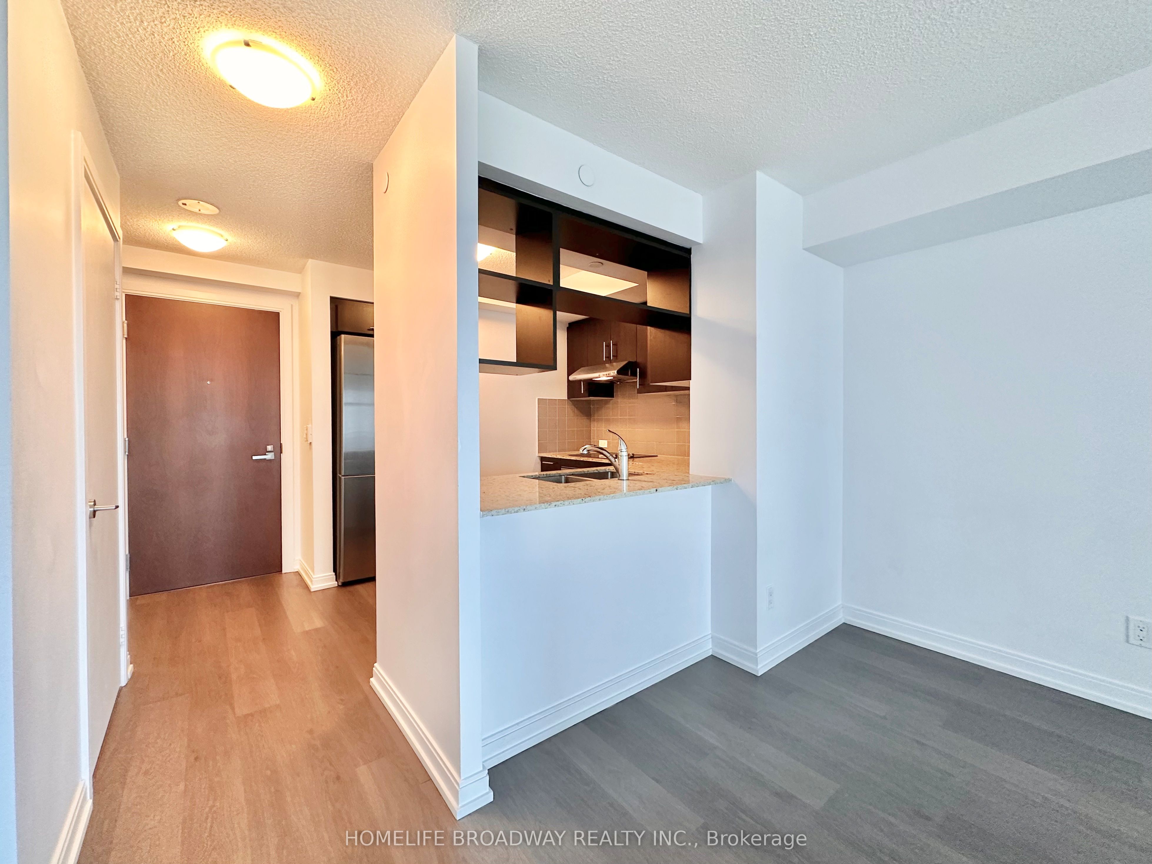 255 Village Green Square 2410, Toronto, ON M1S 0L7 photo 4