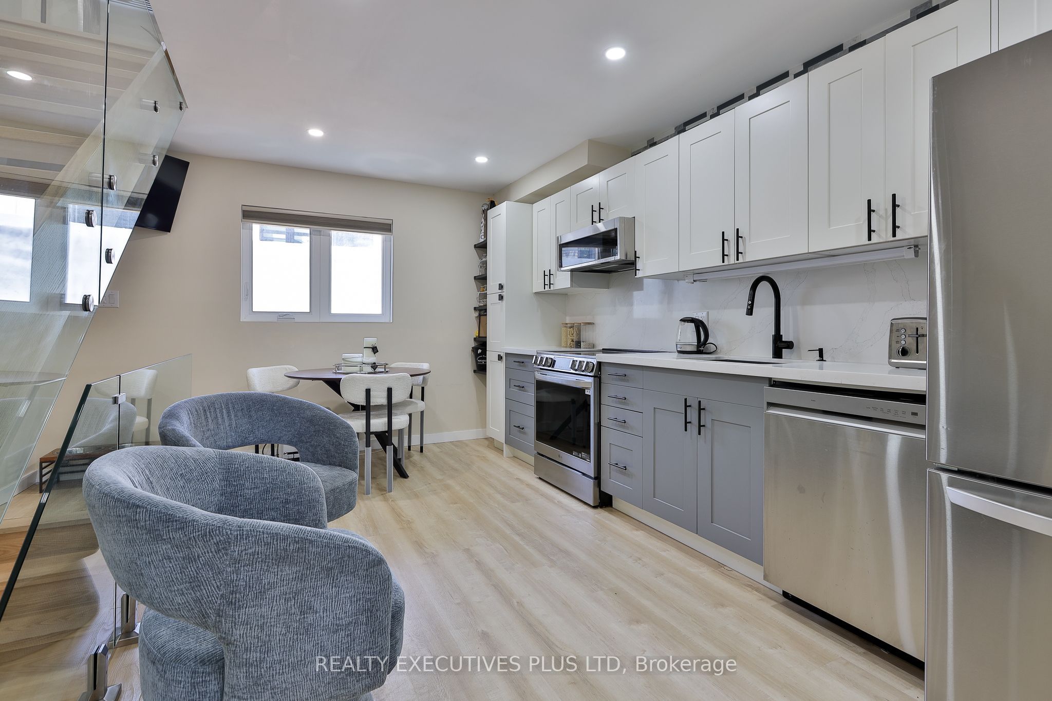 199 Beech Avenue Laneway, Toronto, ON M4E 3H8 photo 2