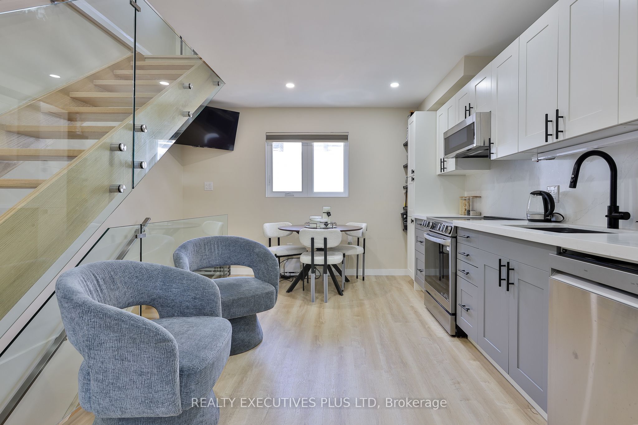 199 Beech Avenue Laneway, Toronto, ON M4E 3H8 photo 3