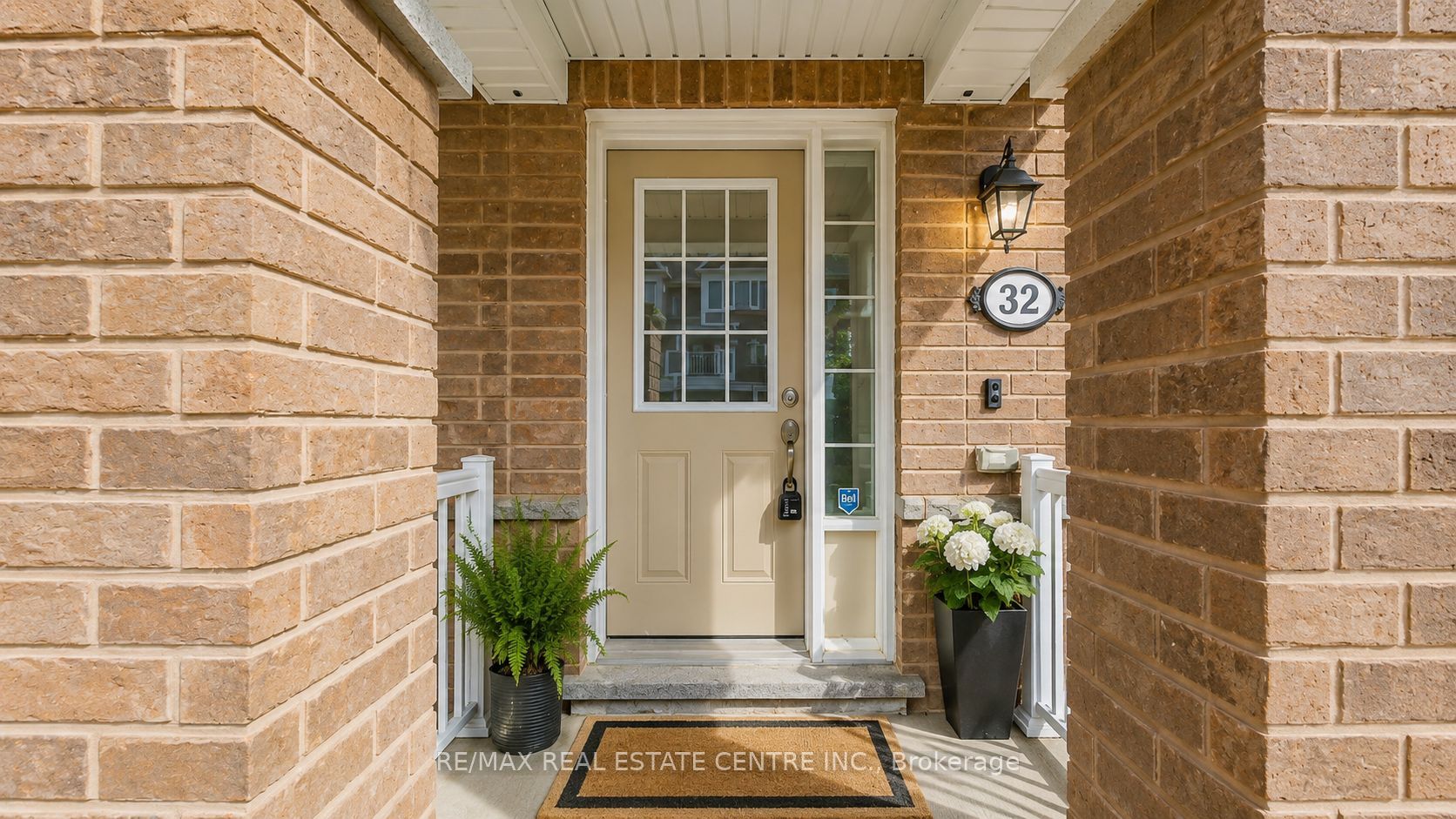 32 Bluegill Crescent, Whitby, ON L1P 0E4 photo 2