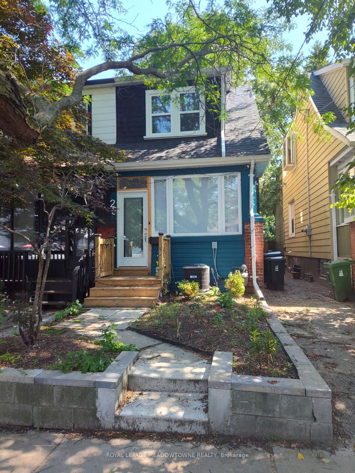 25 Copeland Avenue, Toronto, ON M4C 1A9