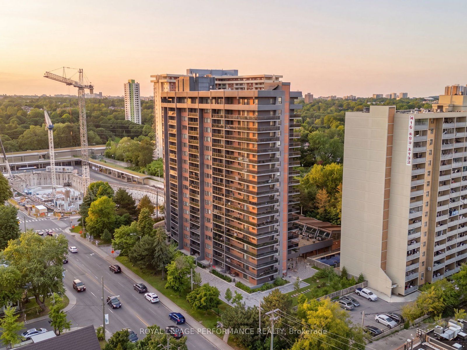 757 Victoria Pk Avenue 1002, Toronto, ON M4C 5N8 photo 4