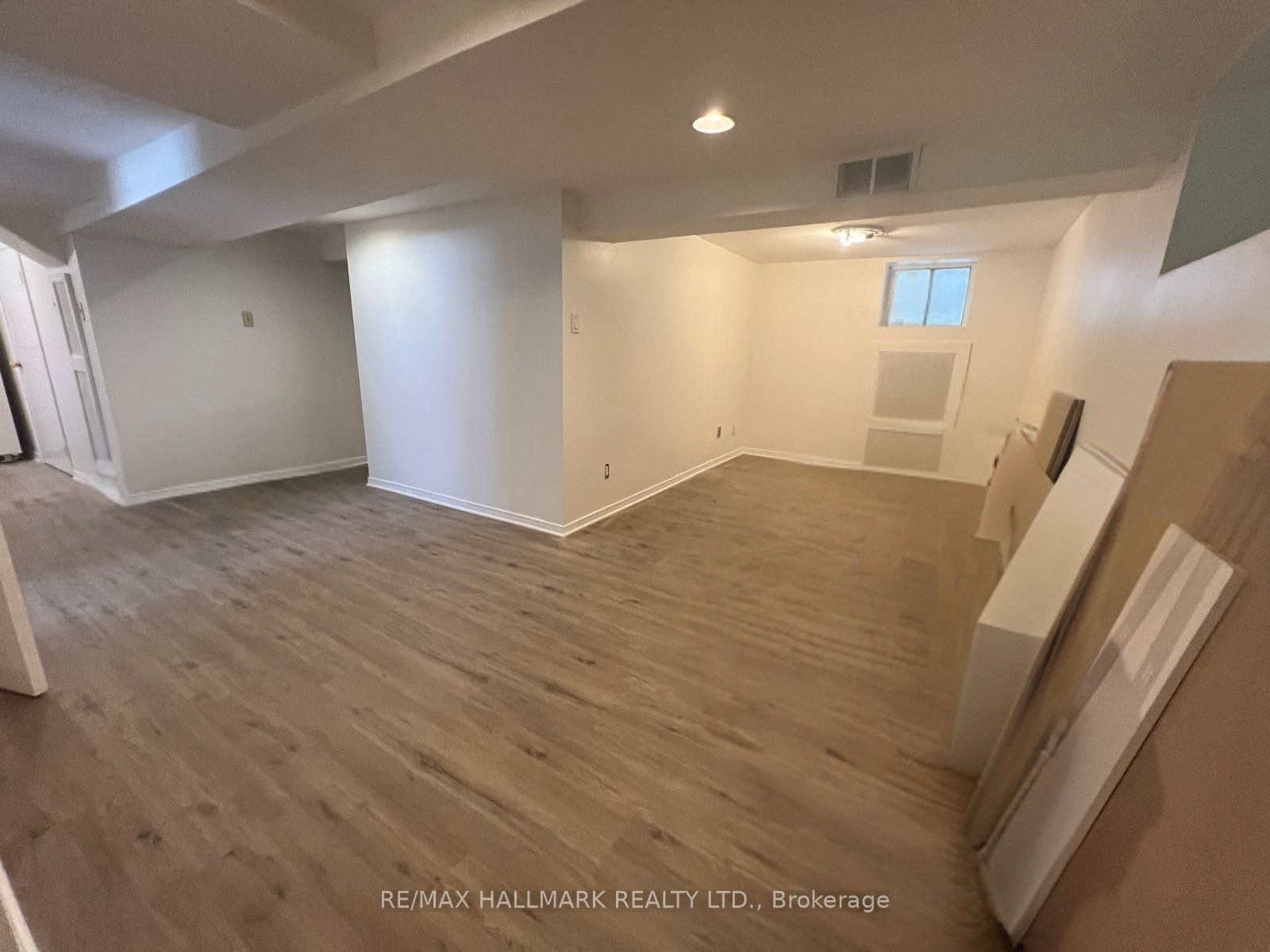 202 Heward Avenue Lower, Toronto, ON M4M 2T7 photo 4