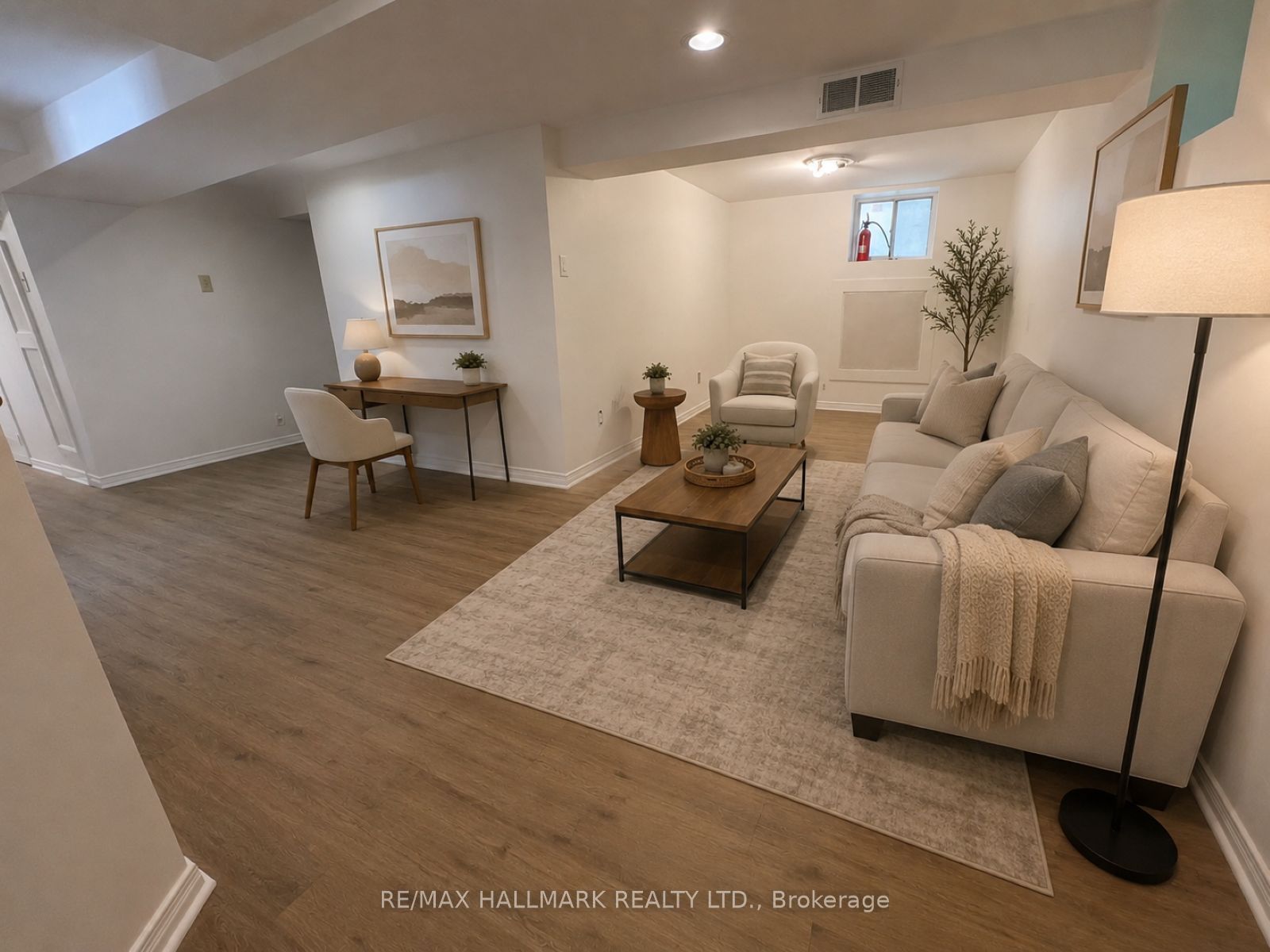 202 Heward Avenue Lower, Toronto, ON M4M 2T7 photo 5